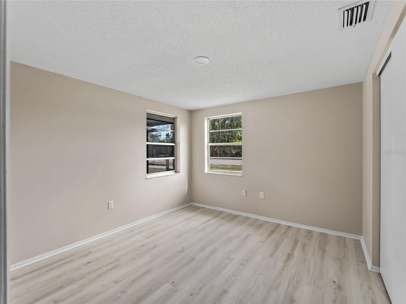 Image 12 of 40 For 810 Texas Street