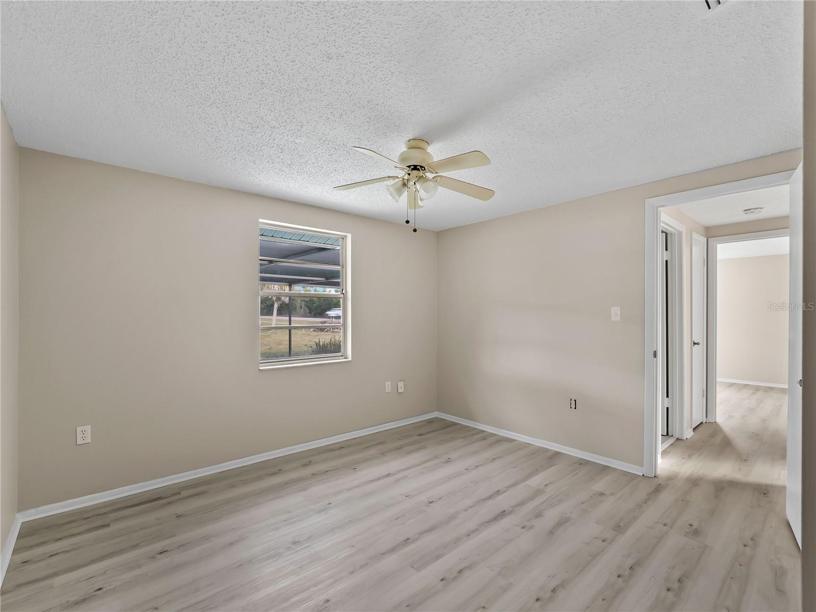 Image 17 of 40 For 810 Texas Street