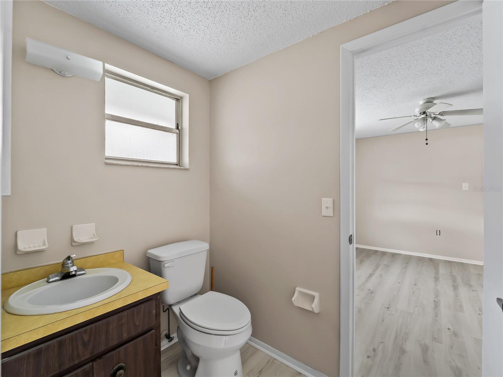 Image 20 of 40 For 810 Texas Street