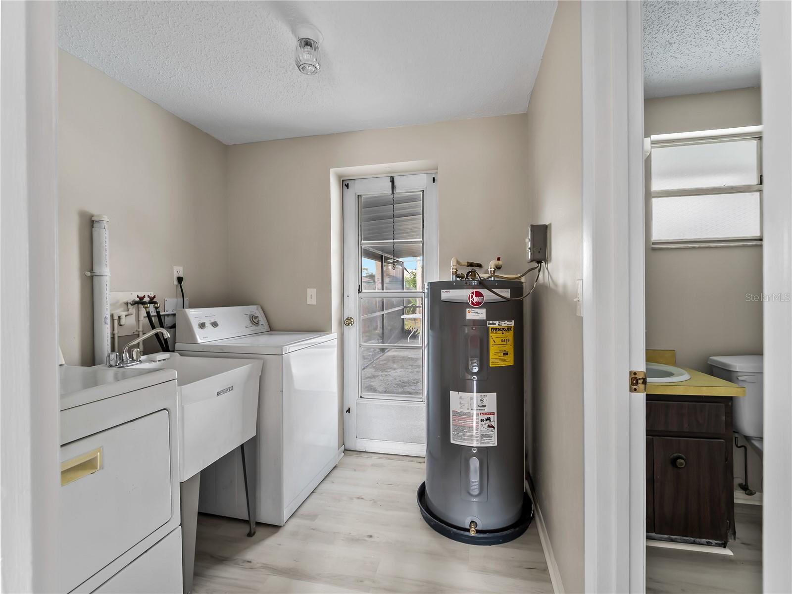 Image 21 of 40 For 810 Texas Street