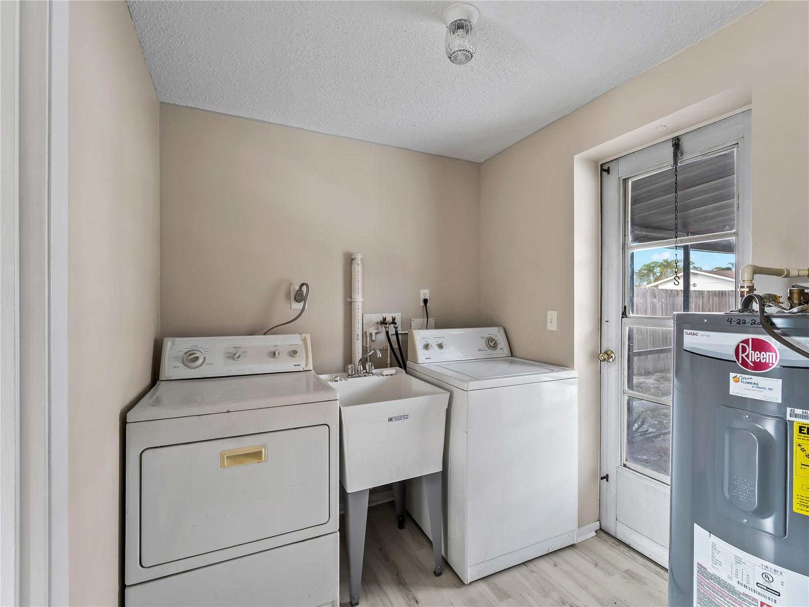 Image 22 of 40 For 810 Texas Street