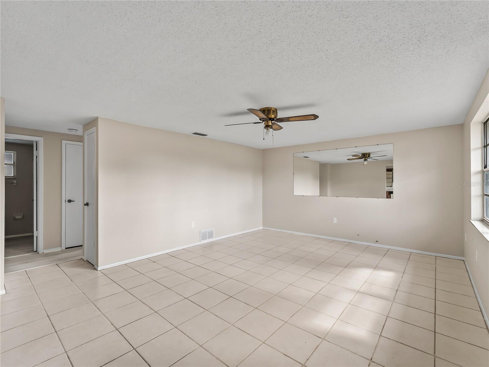 Image 24 of 40 For 810 Texas Street