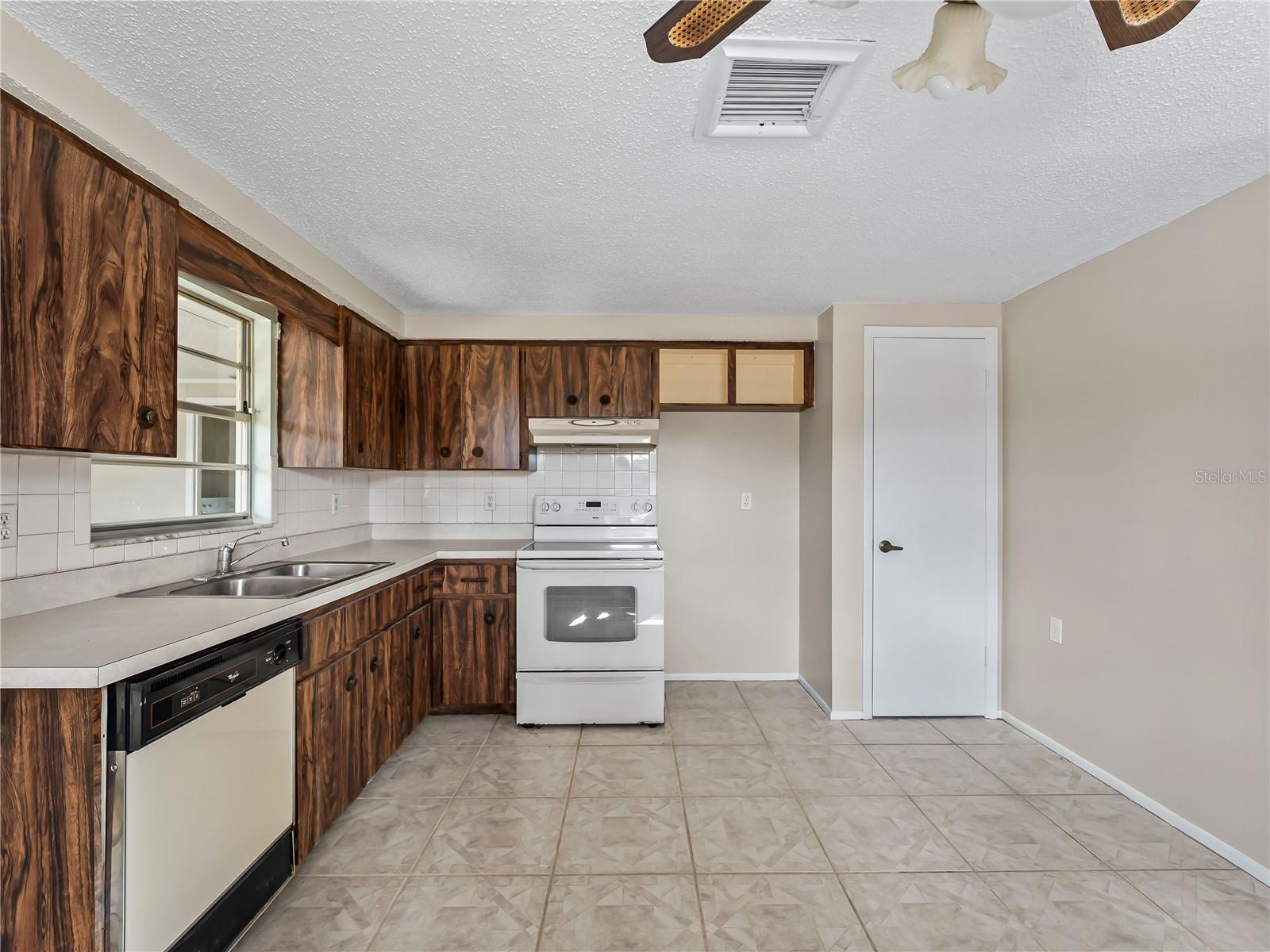 Image 28 of 40 For 810 Texas Street