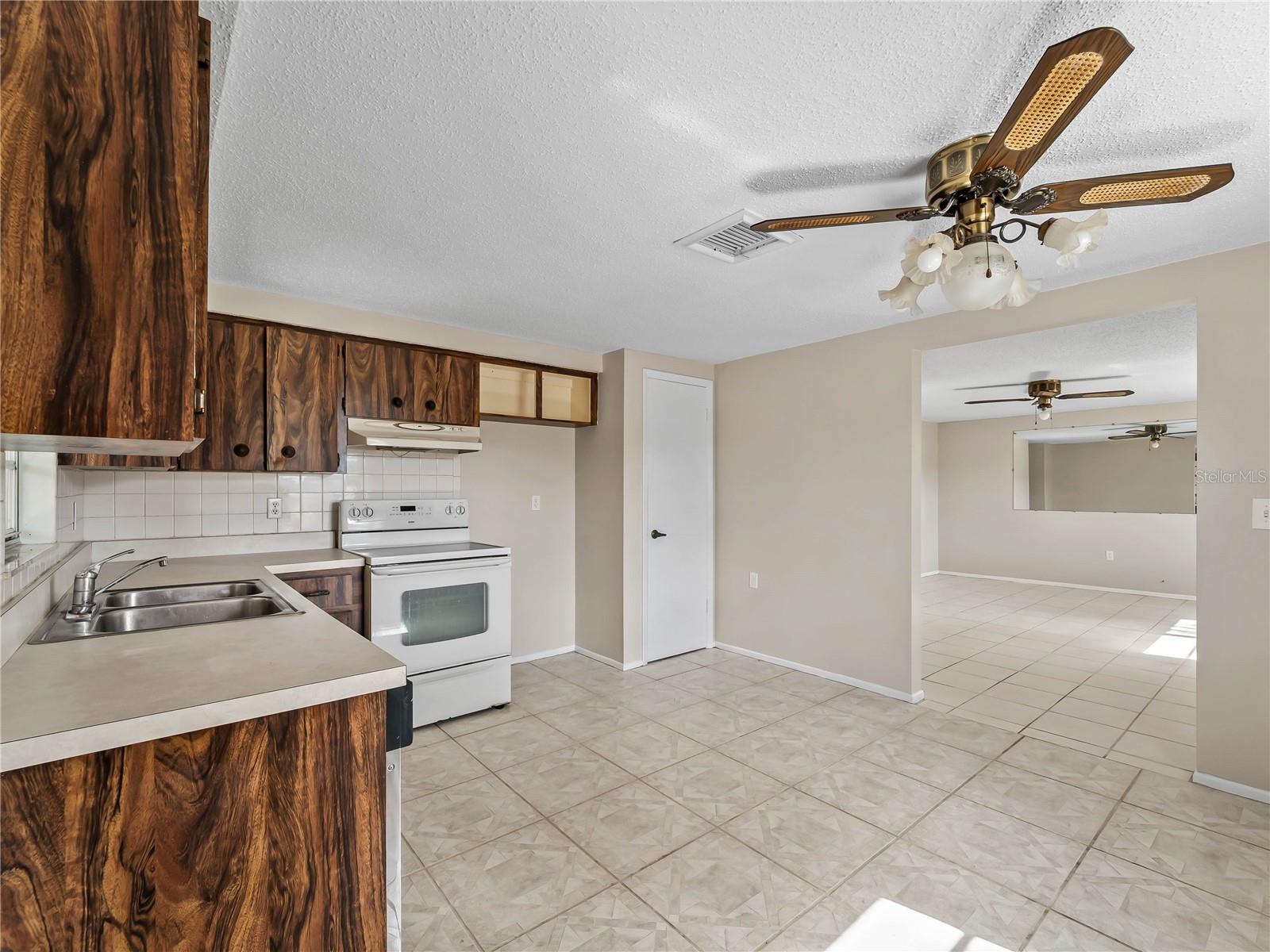 Image 29 of 40 For 810 Texas Street