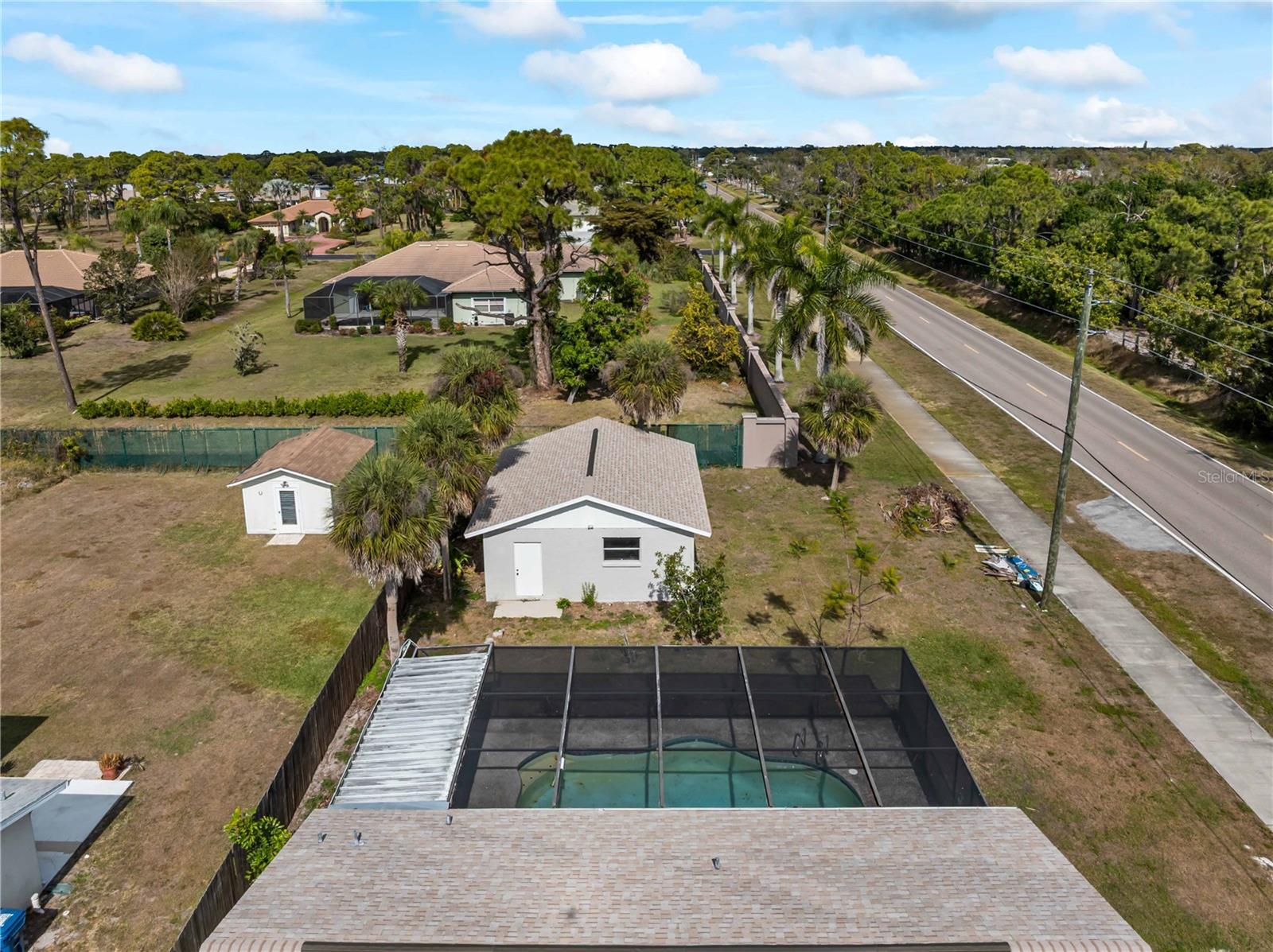 Image 3 of 40 For 810 Texas Street