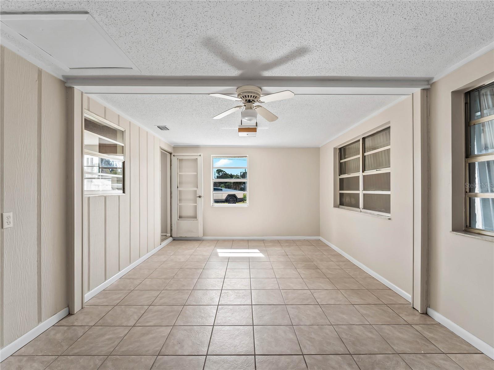 Image 34 of 40 For 810 Texas Street