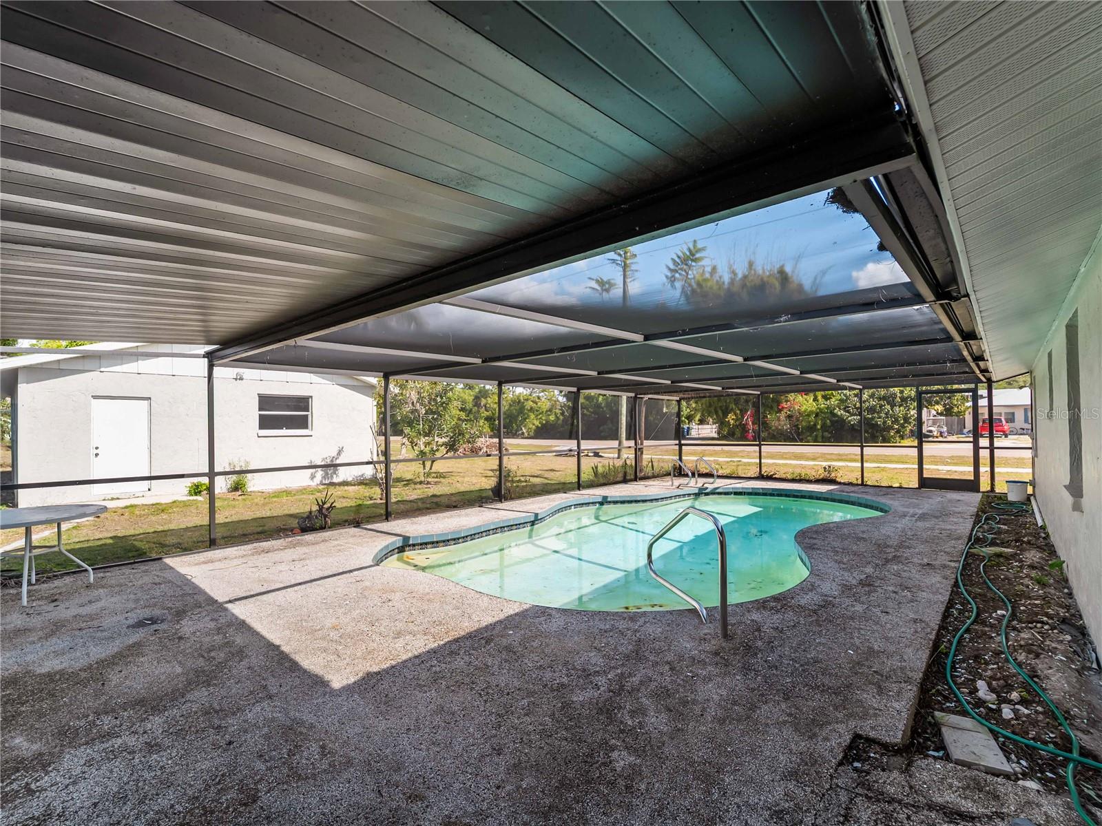 Image 35 of 40 For 810 Texas Street