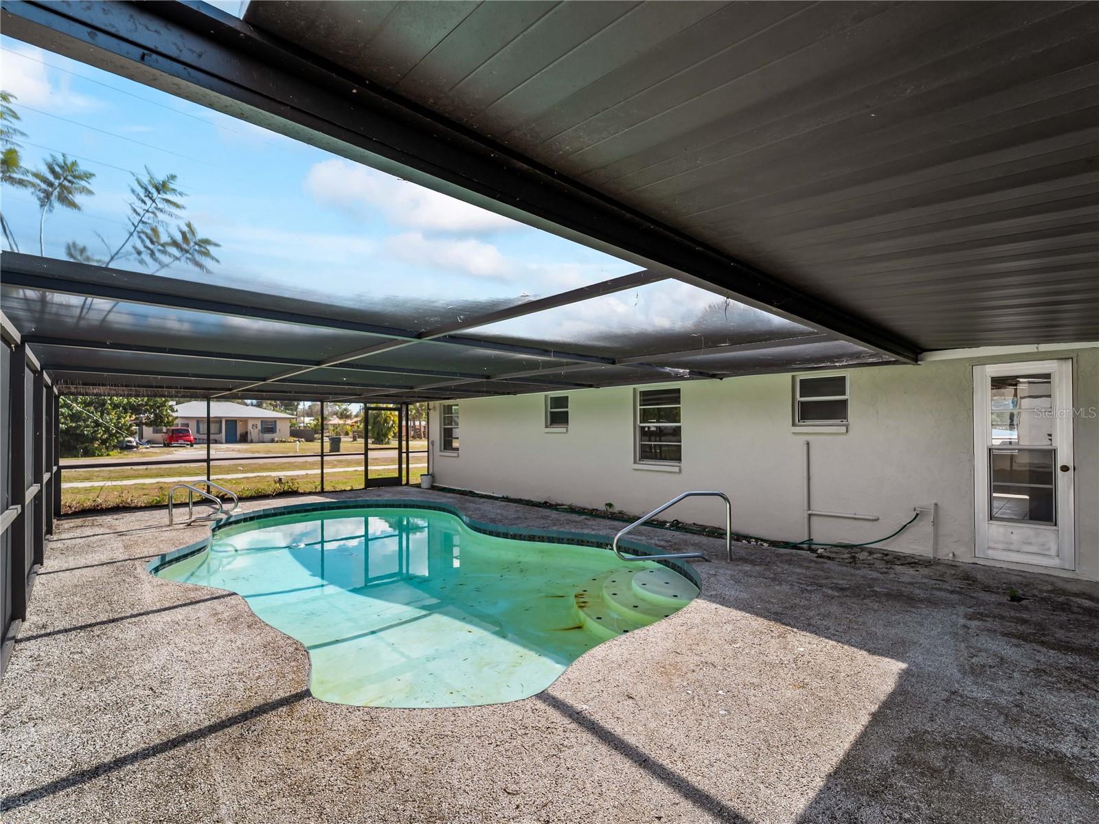 Image 37 of 40 For 810 Texas Street