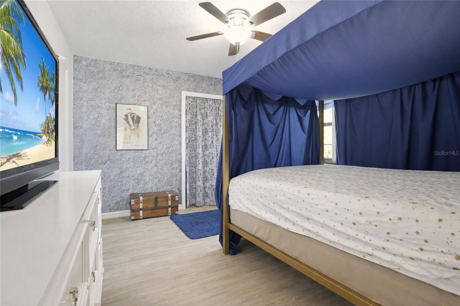 Image 19 of 33 For 336 Gulf Breeze Boulevard