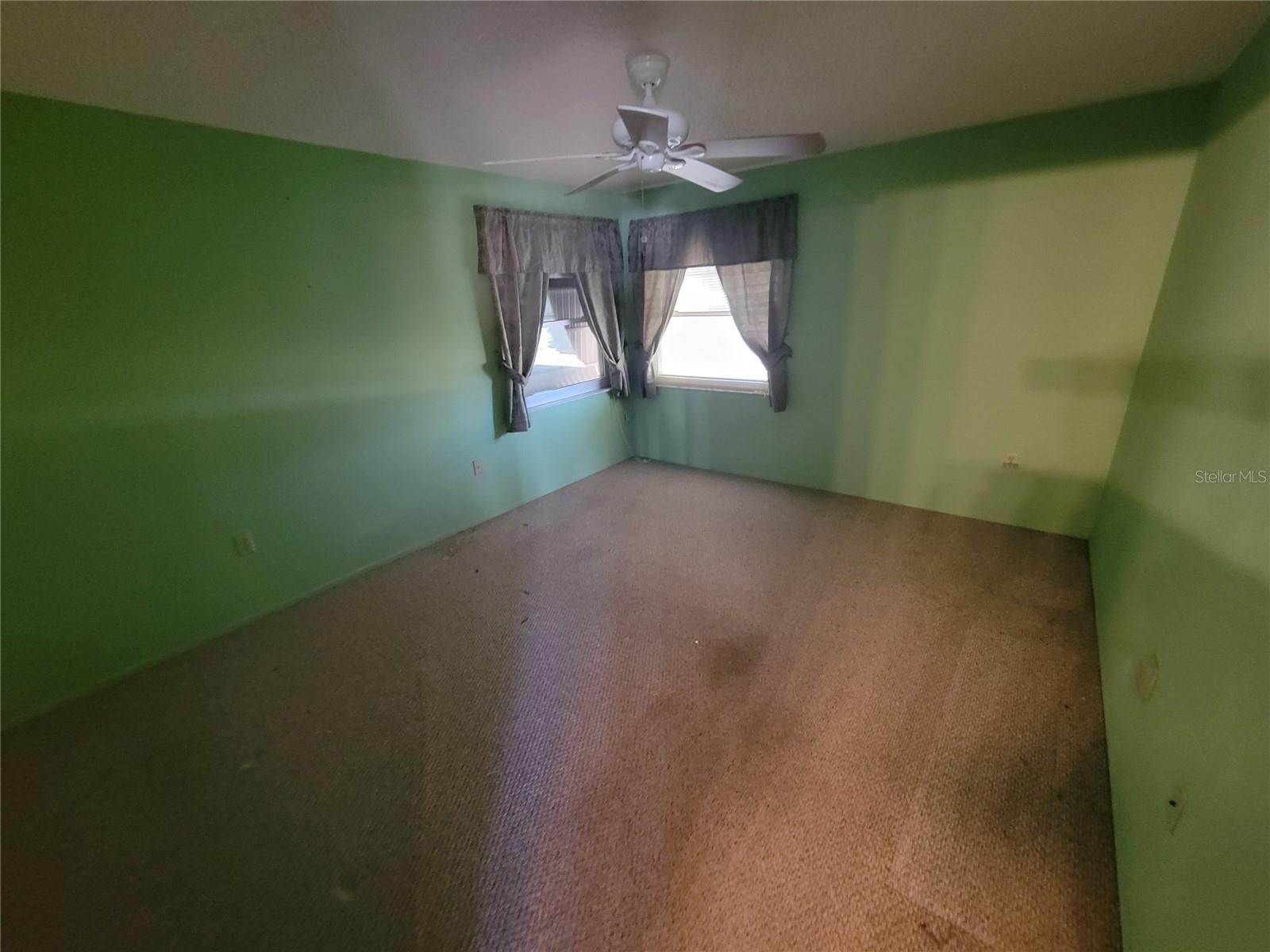 Image 11 of 13 For 554 Lakemont Avenue Nw