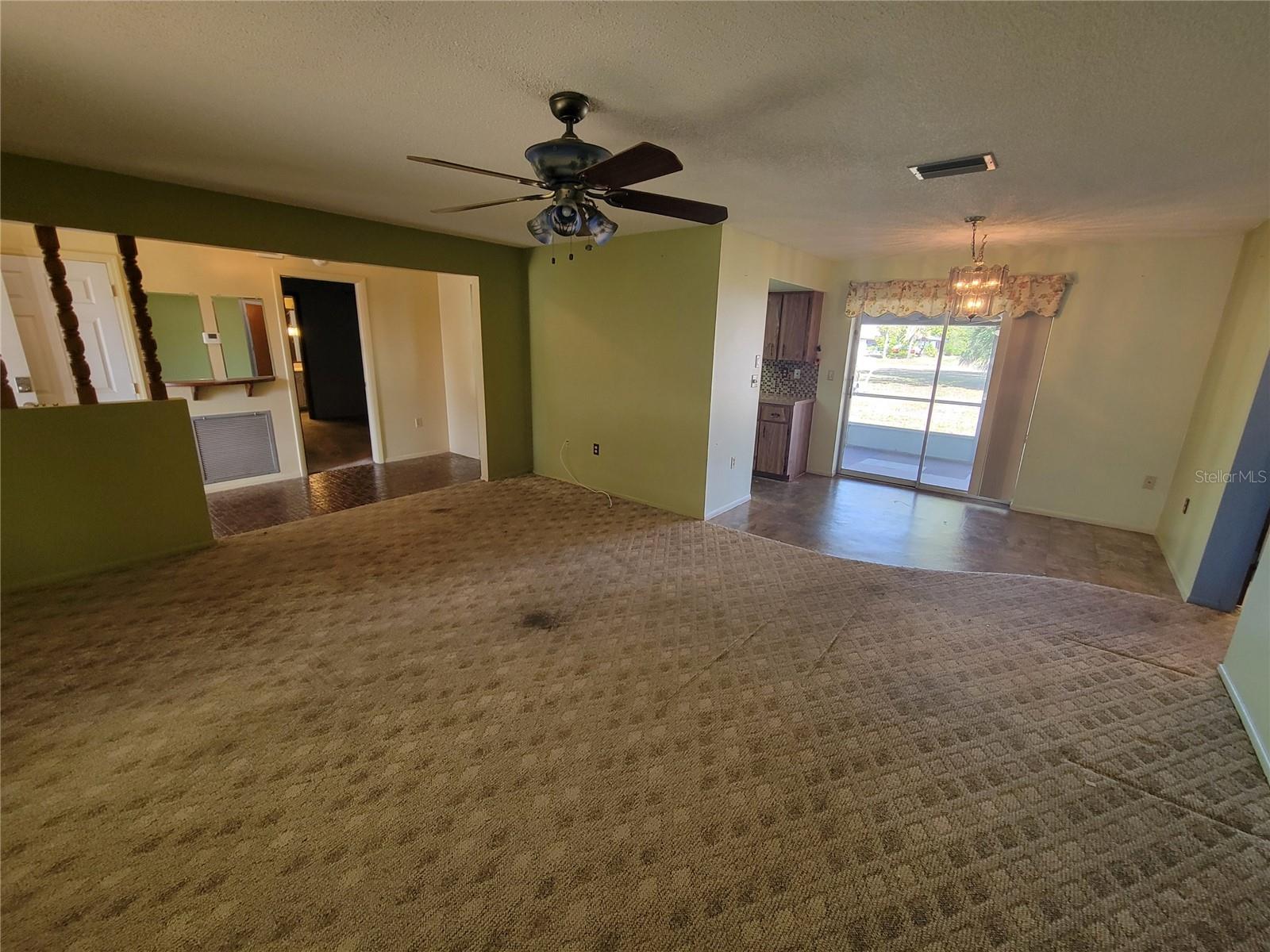 Image 3 of 13 For 554 Lakemont Avenue Nw