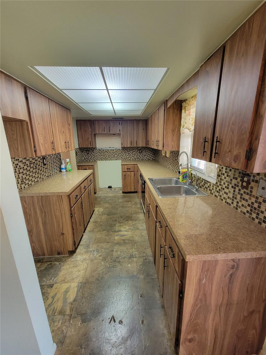 Image 6 of 13 For 554 Lakemont Avenue Nw