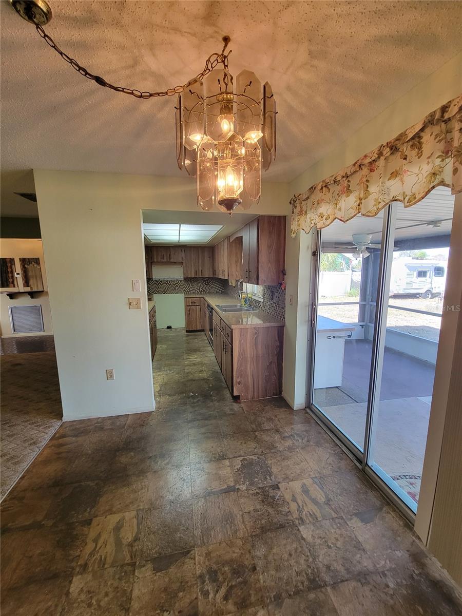 Image 7 of 13 For 554 Lakemont Avenue Nw