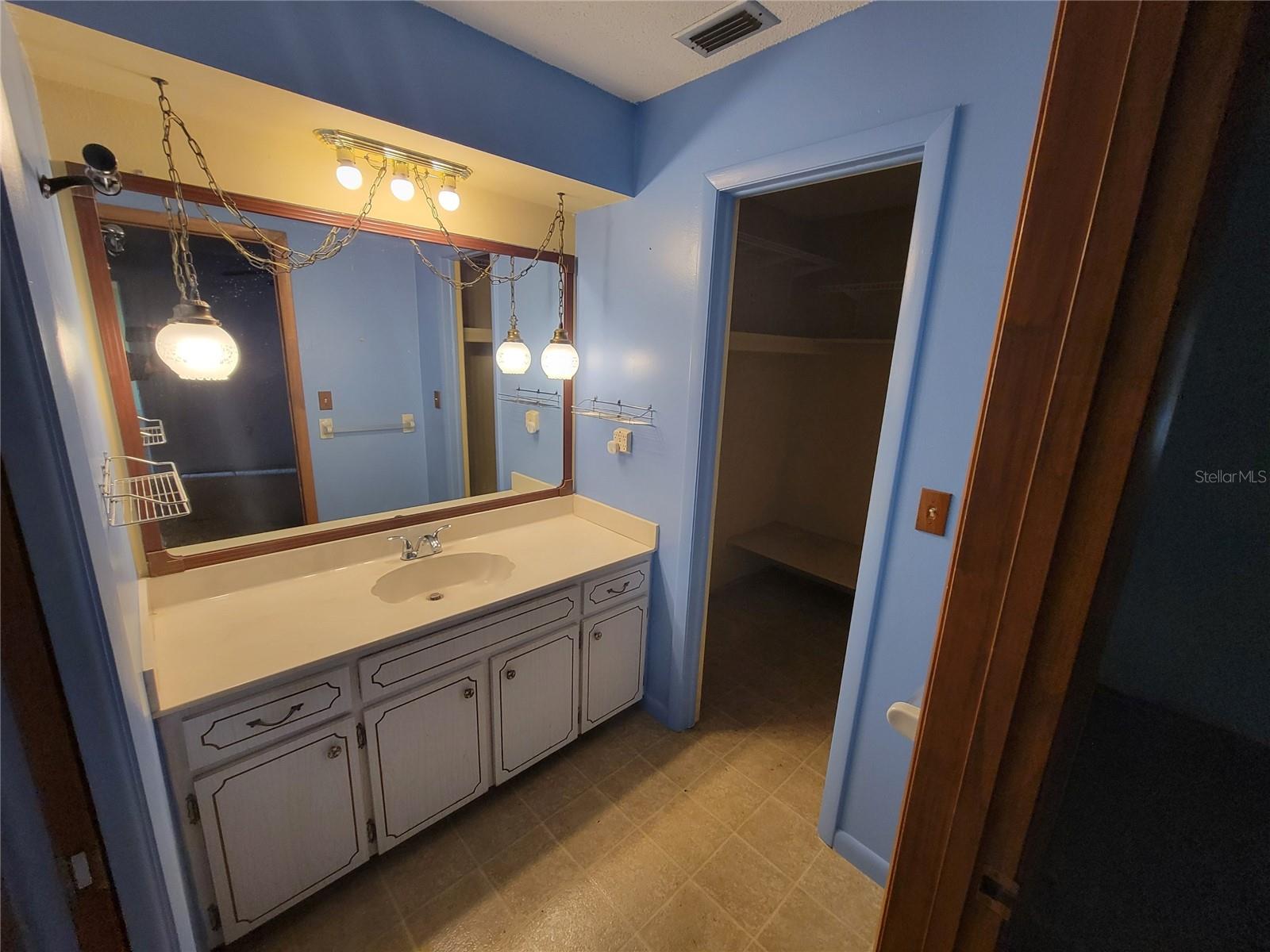 Image 9 of 13 For 554 Lakemont Avenue Nw