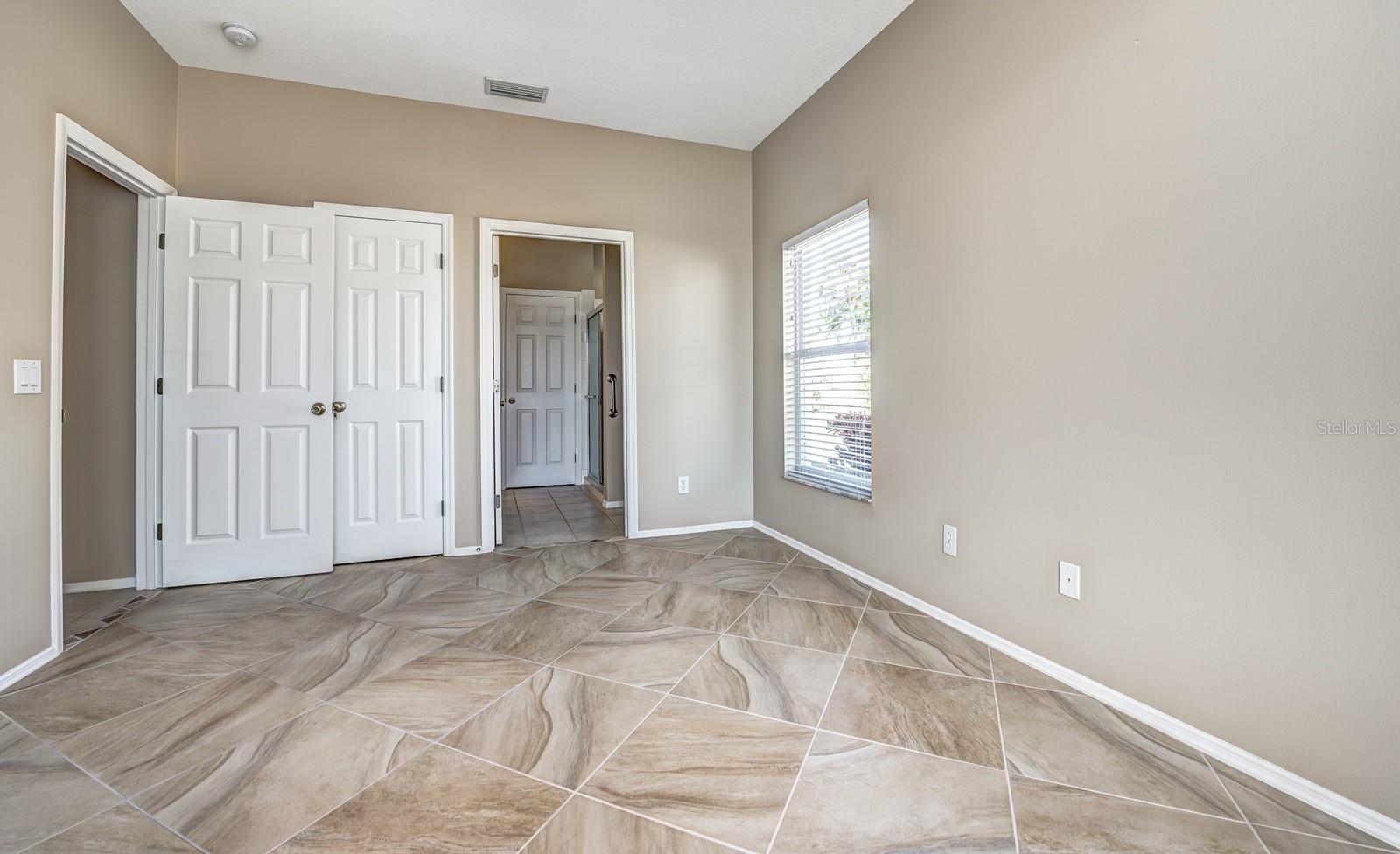 Image 23 of 63 For 4024 Landor Court