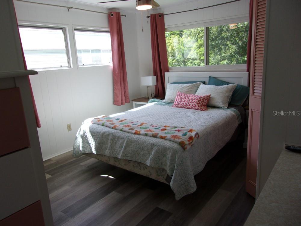 Image 11 of 20 For 805 Green Circle