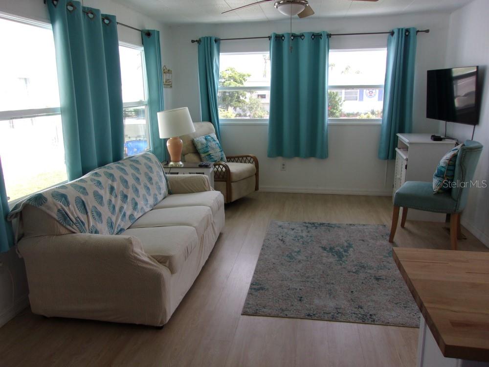 Image 2 of 20 For 805 Green Circle