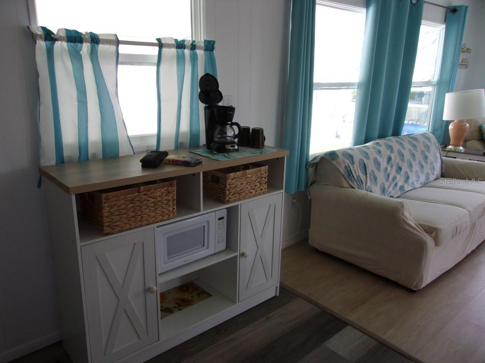 Image 6 of 20 For 805 Green Circle