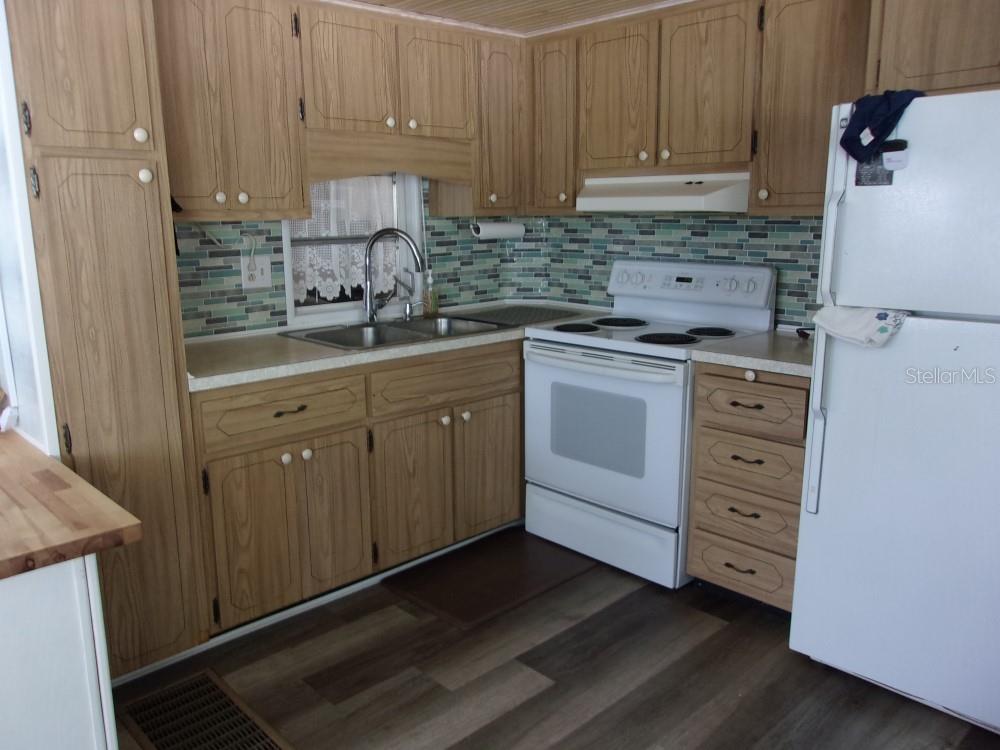 Image 9 of 20 For 805 Green Circle