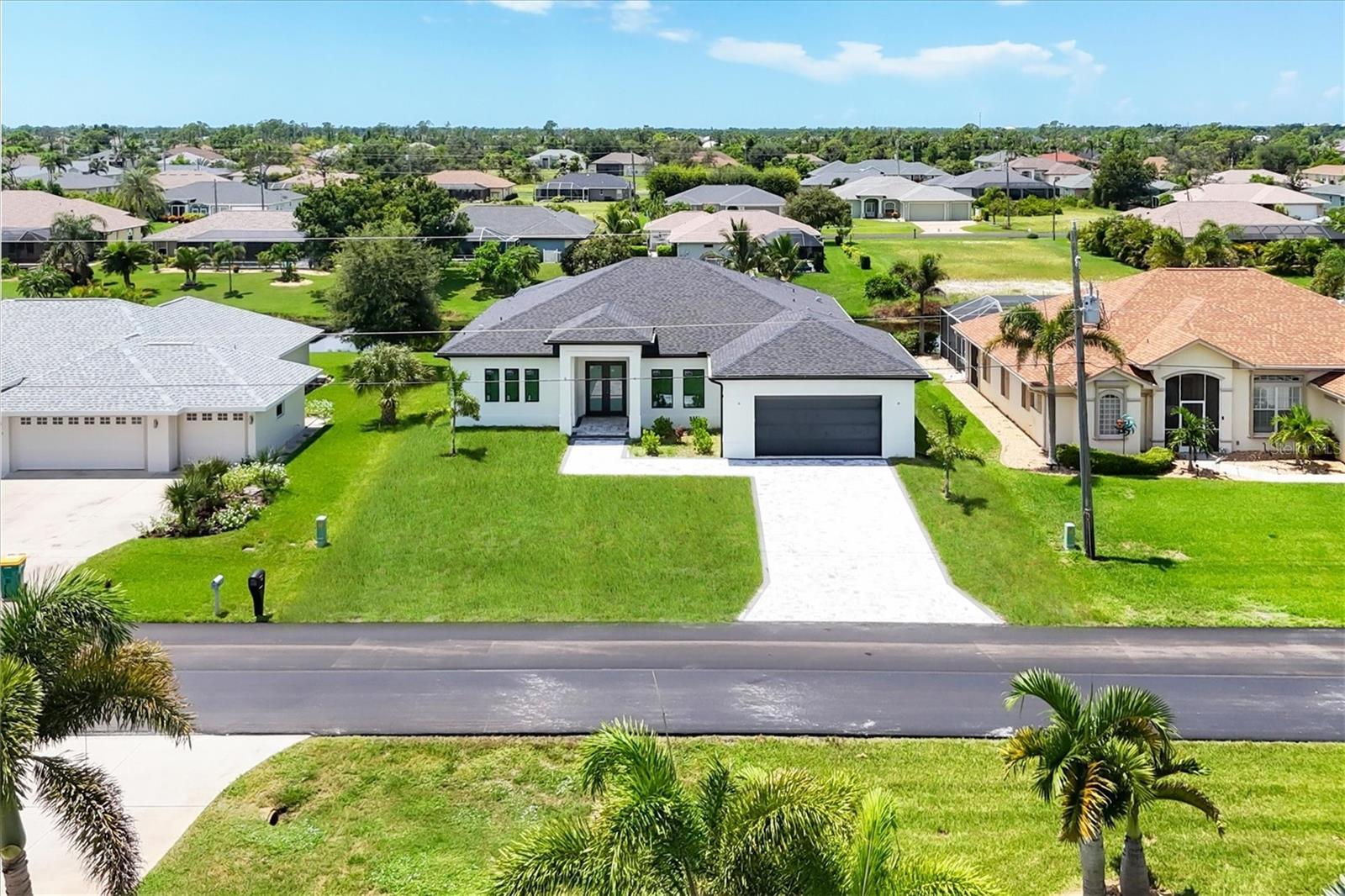 Image 5 of 56 For 177 Medalist Road