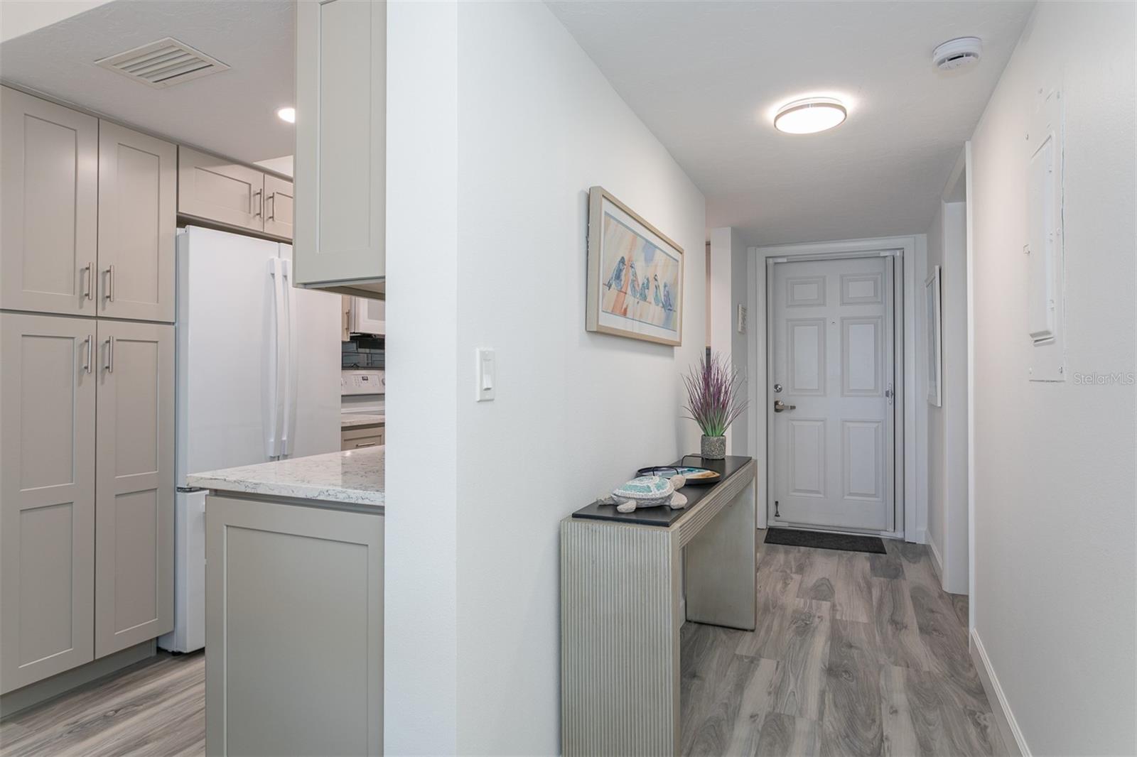 Image 14 of 43 For 633 Alhambra Road 305