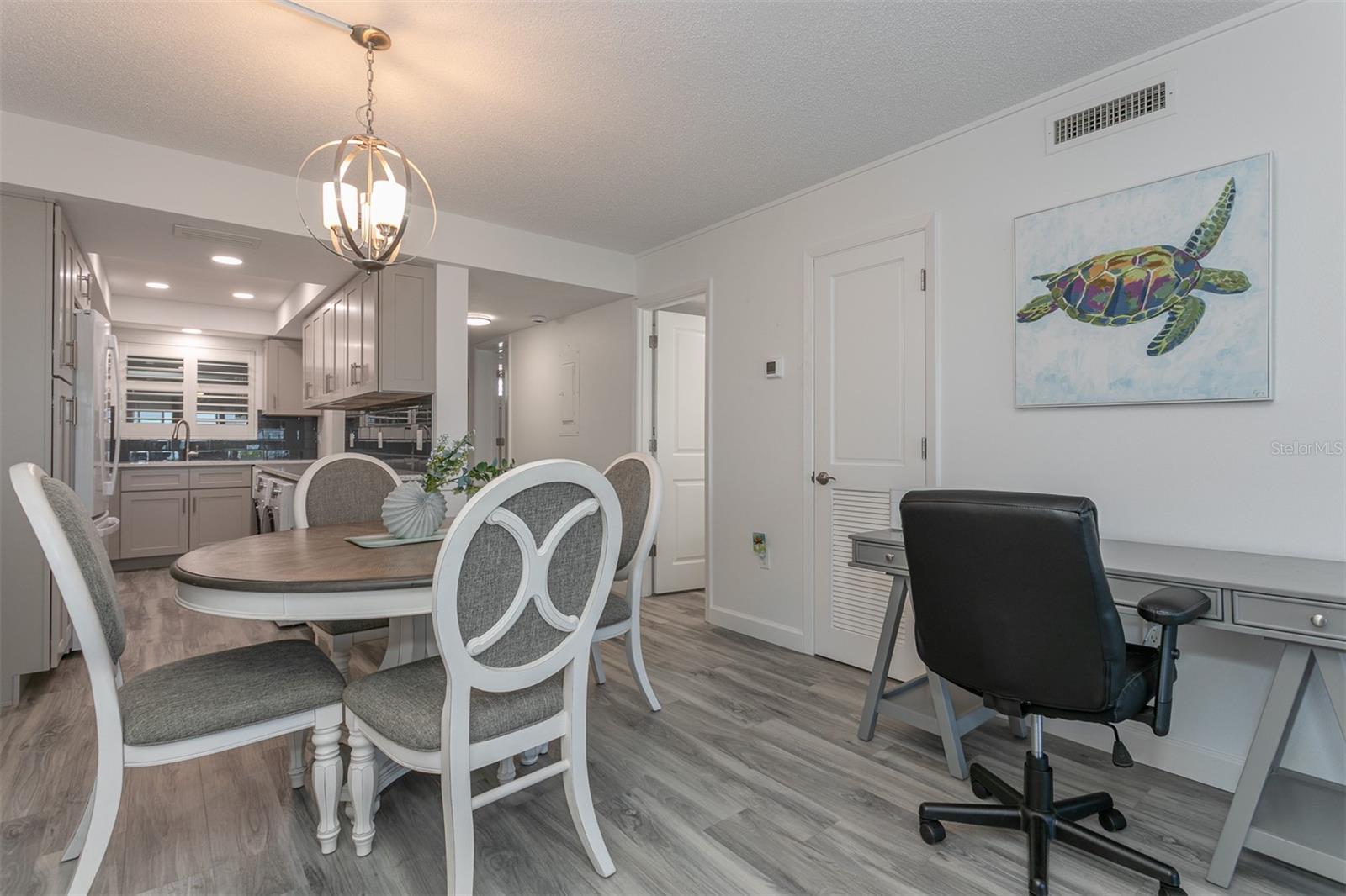 Image 23 of 43 For 633 Alhambra Road 305