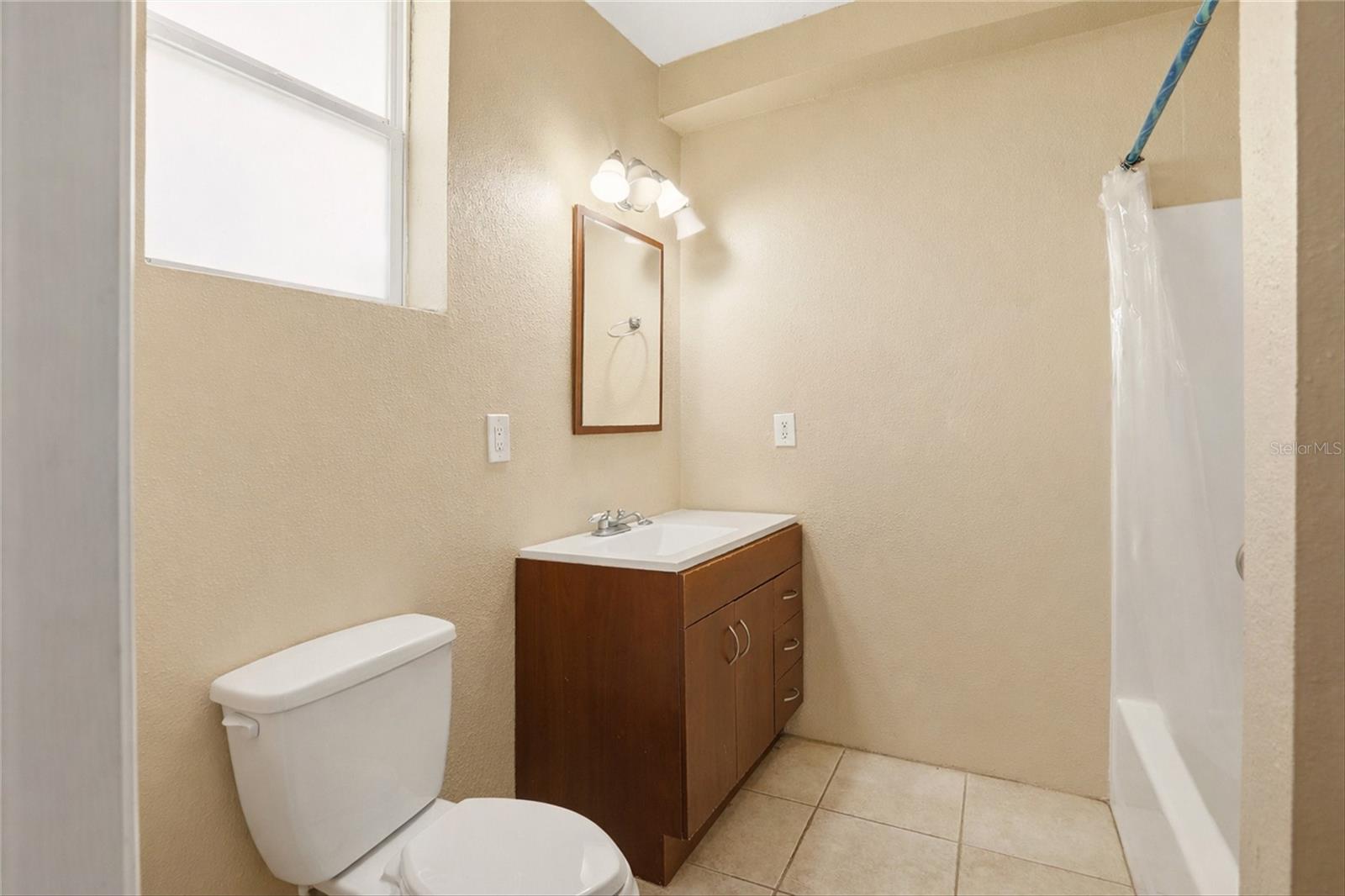 Image 13 of 28 For 901 Edgemoor Avenue