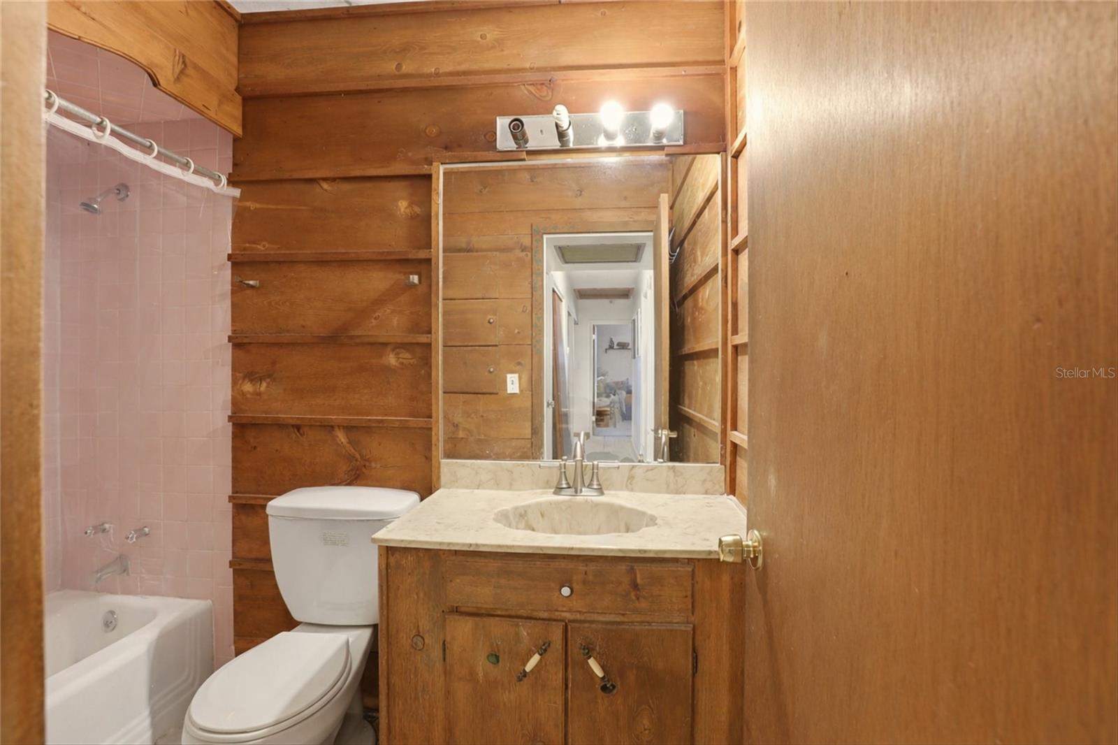 Image 16 of 28 For 901 Edgemoor Avenue