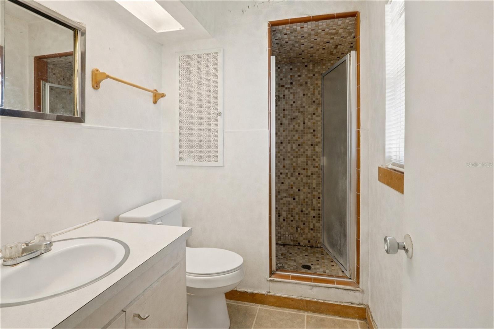 Image 19 of 28 For 901 Edgemoor Avenue