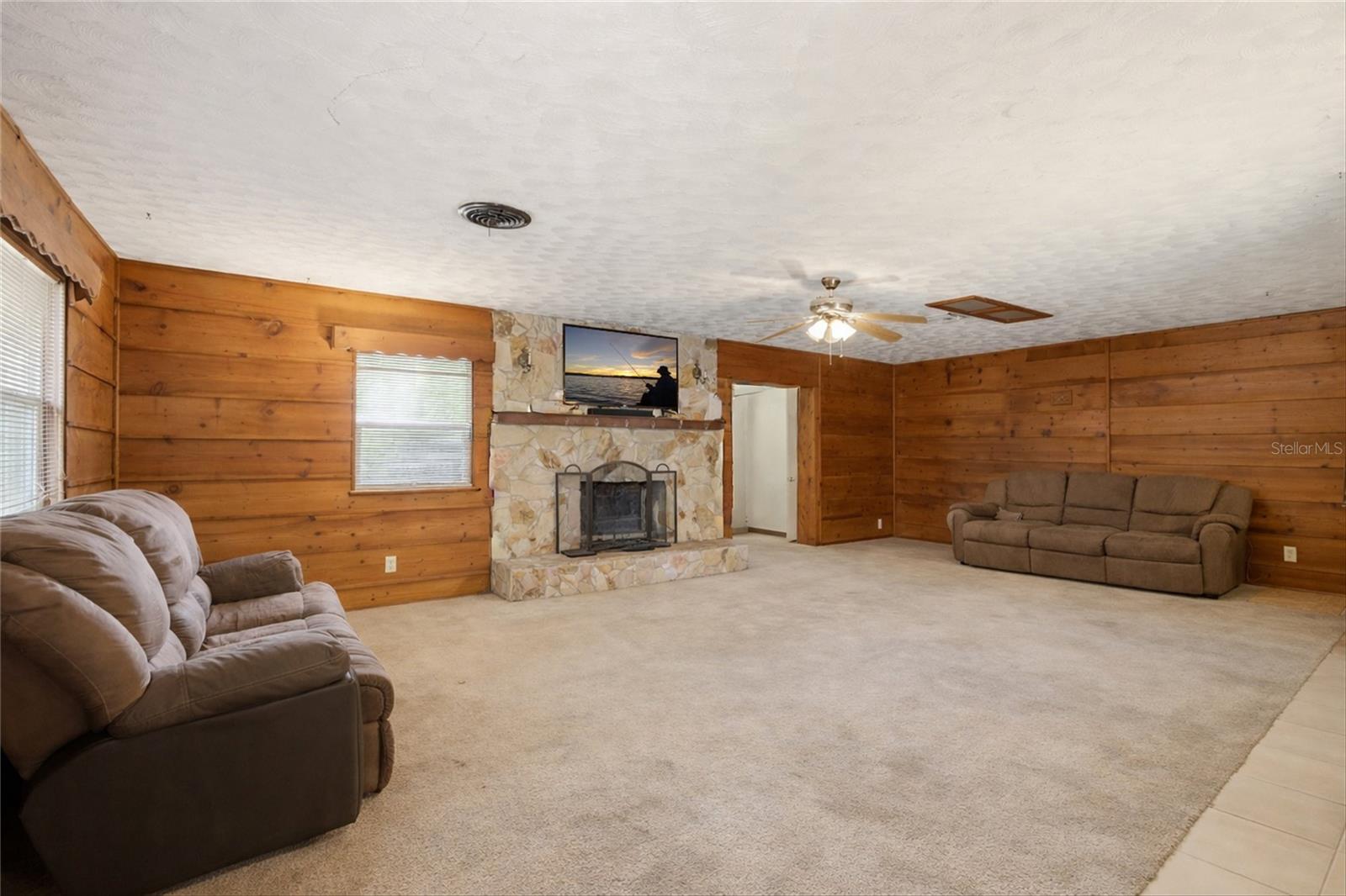 Image 4 of 28 For 901 Edgemoor Avenue