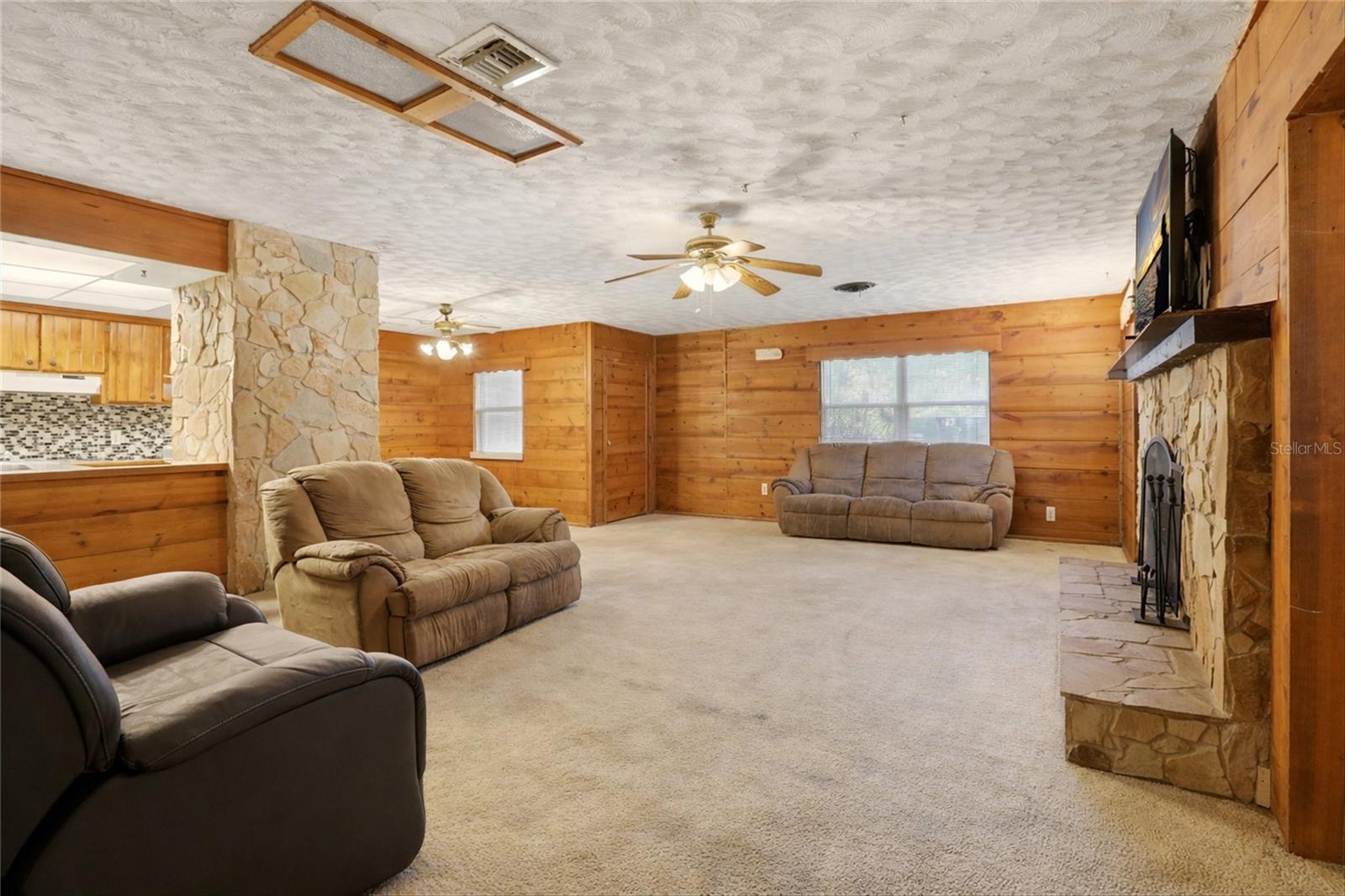 Image 5 of 28 For 901 Edgemoor Avenue