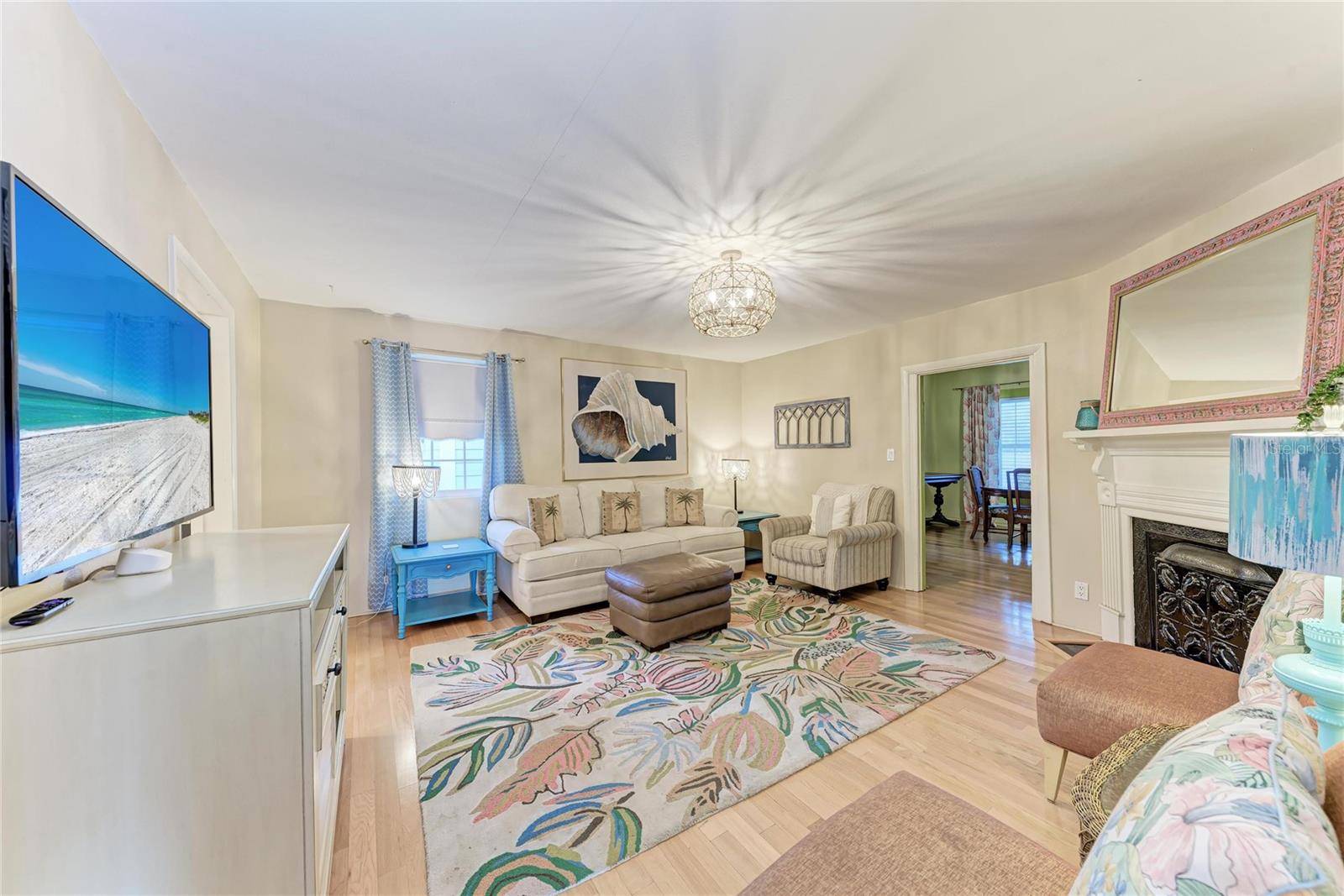 Image 19 of 100 For 1315 15th Avenue W