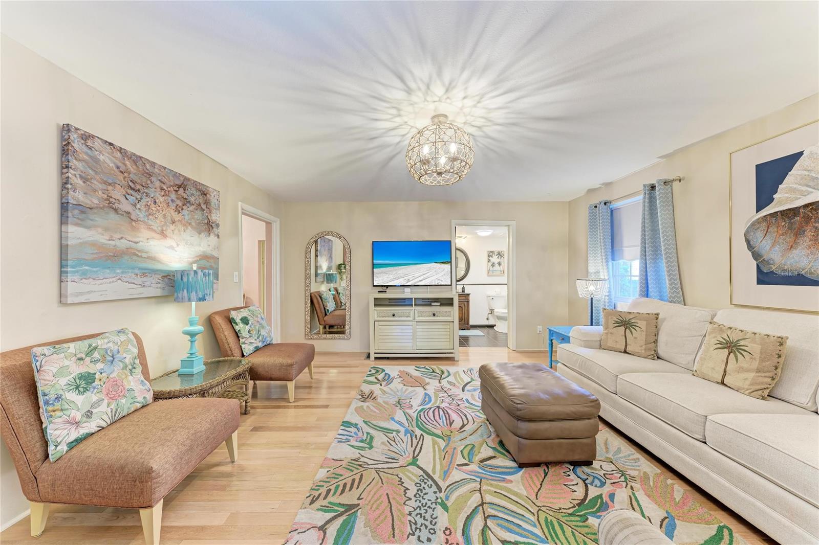 Image 21 of 100 For 1315 15th Avenue W