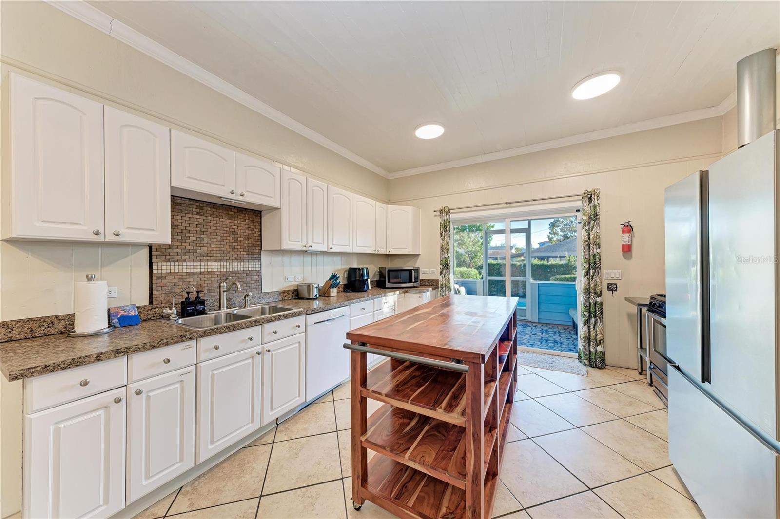 Image 24 of 100 For 1315 15th Avenue W