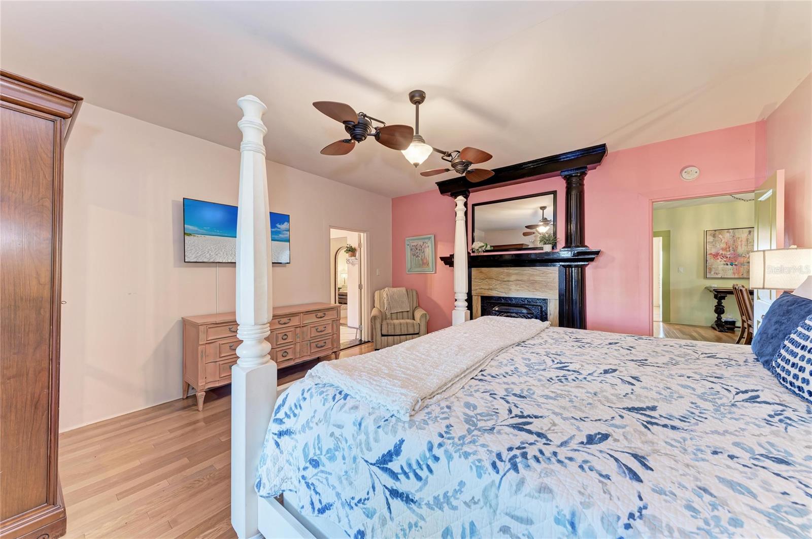 Image 42 of 100 For 1315 15th Avenue W