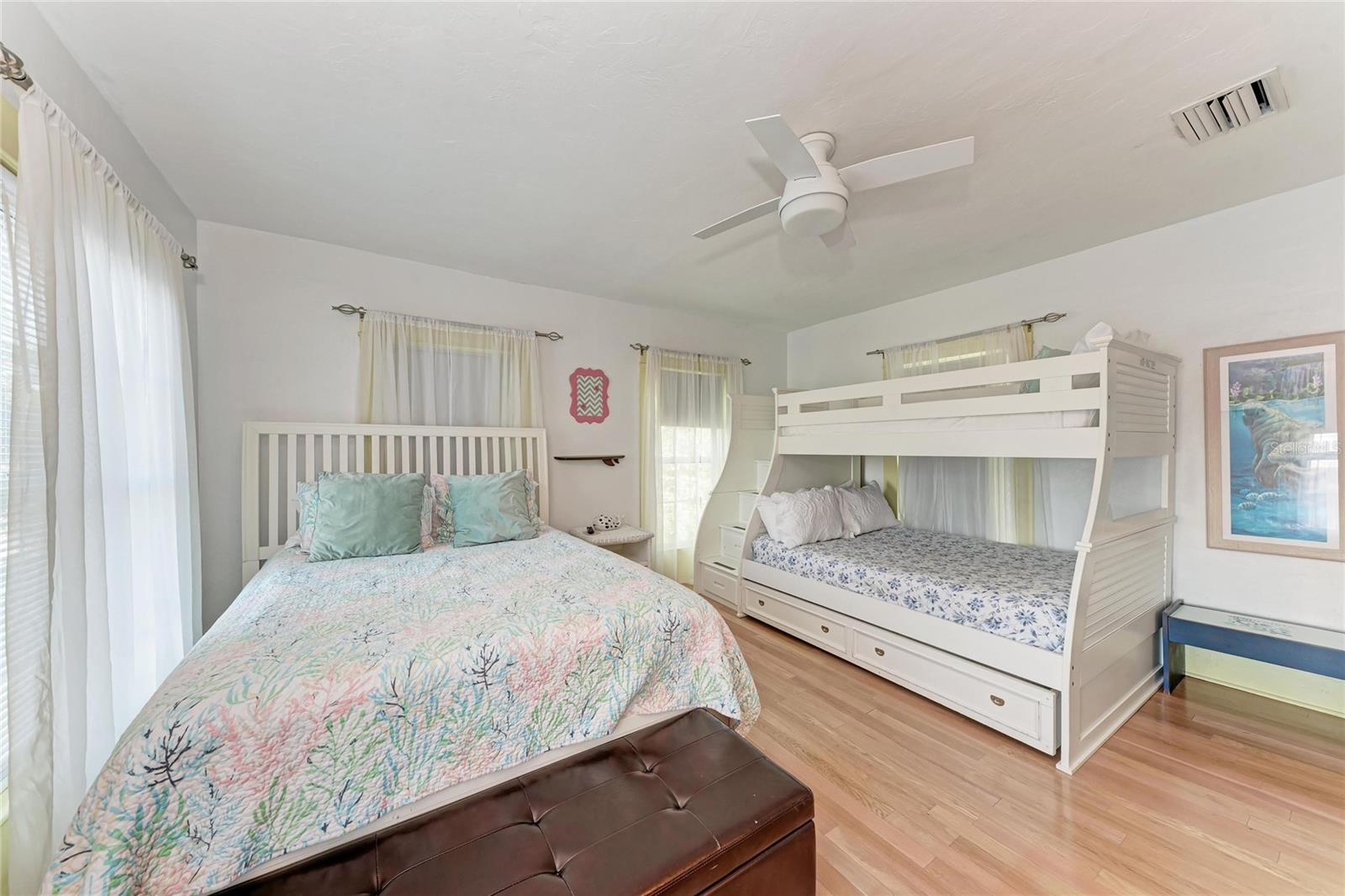 Image 46 of 100 For 1315 15th Avenue W