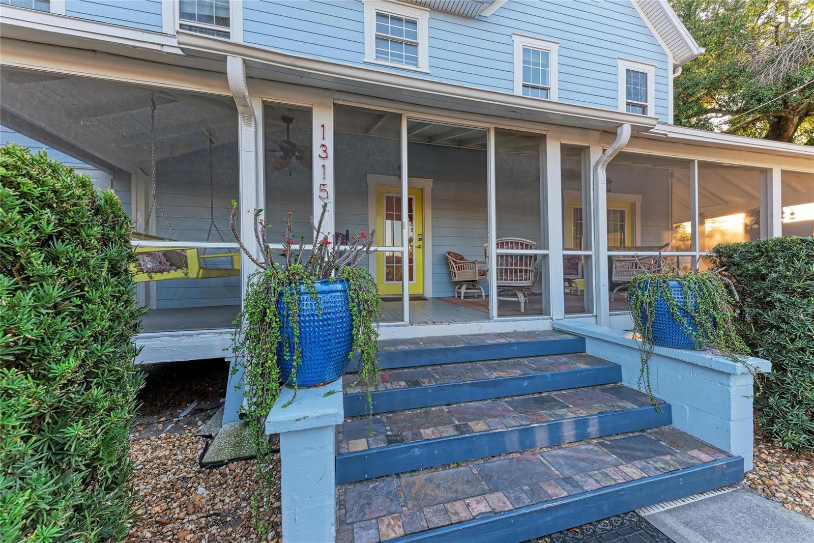 Image 6 of 100 For 1315 15th Avenue W