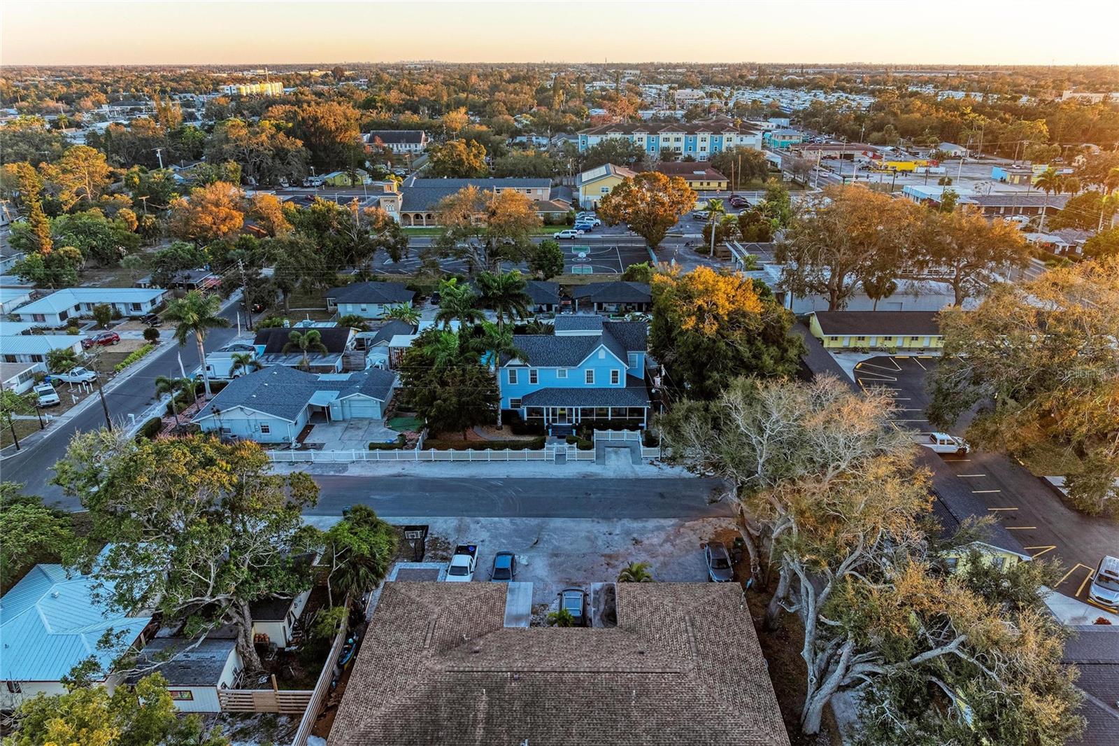 Image 71 of 100 For 1315 15th Avenue W