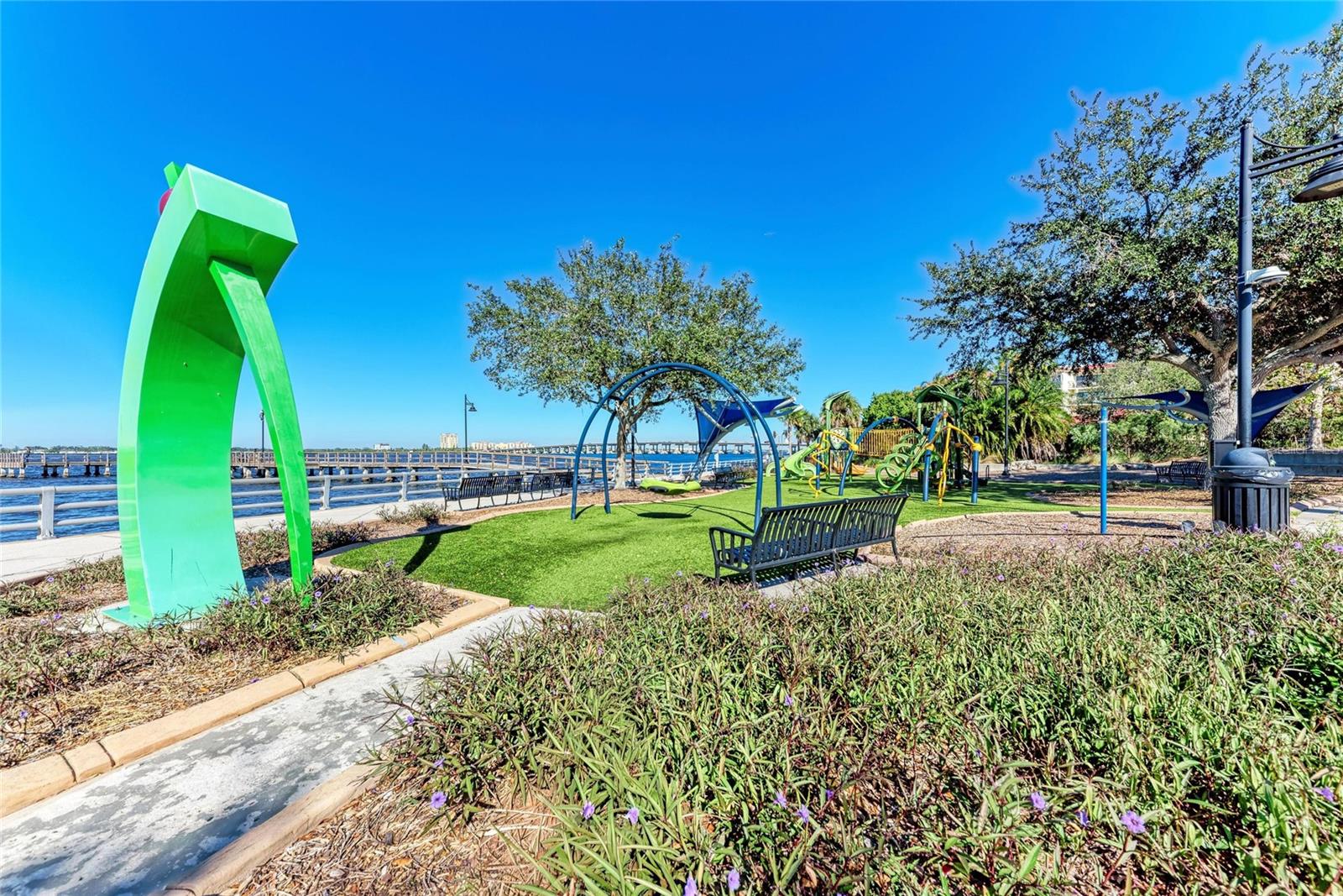 Image 79 of 100 For 1315 15th Avenue W