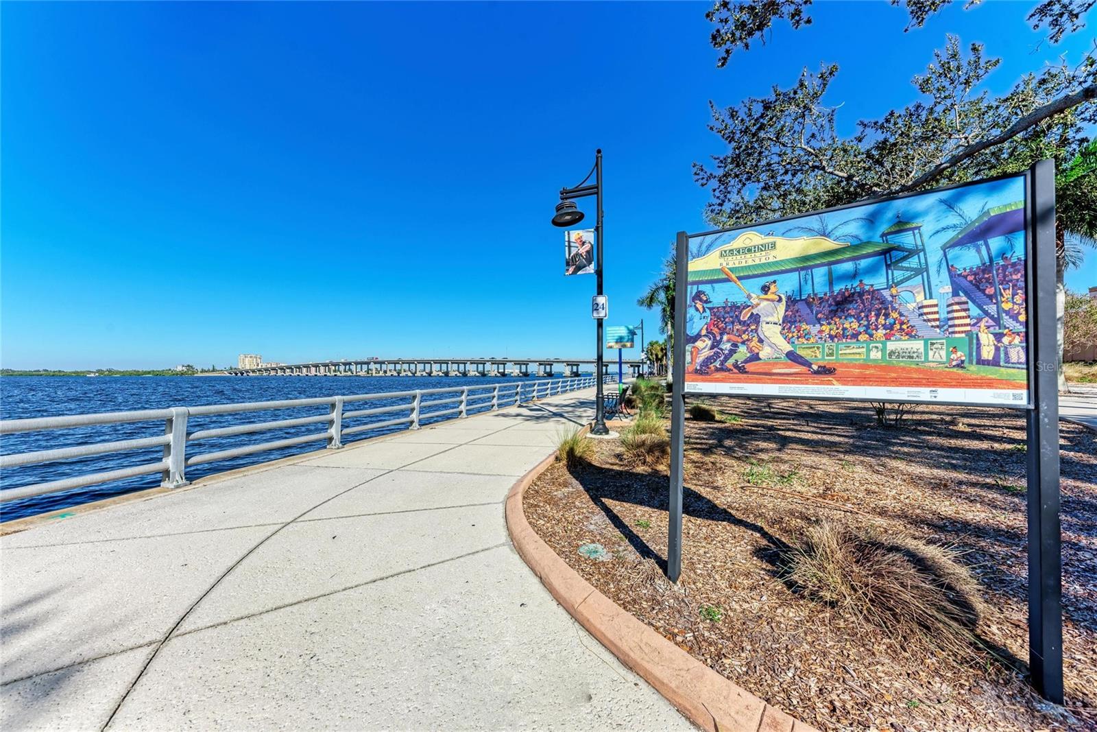 Image 84 of 100 For 1315 15th Avenue W