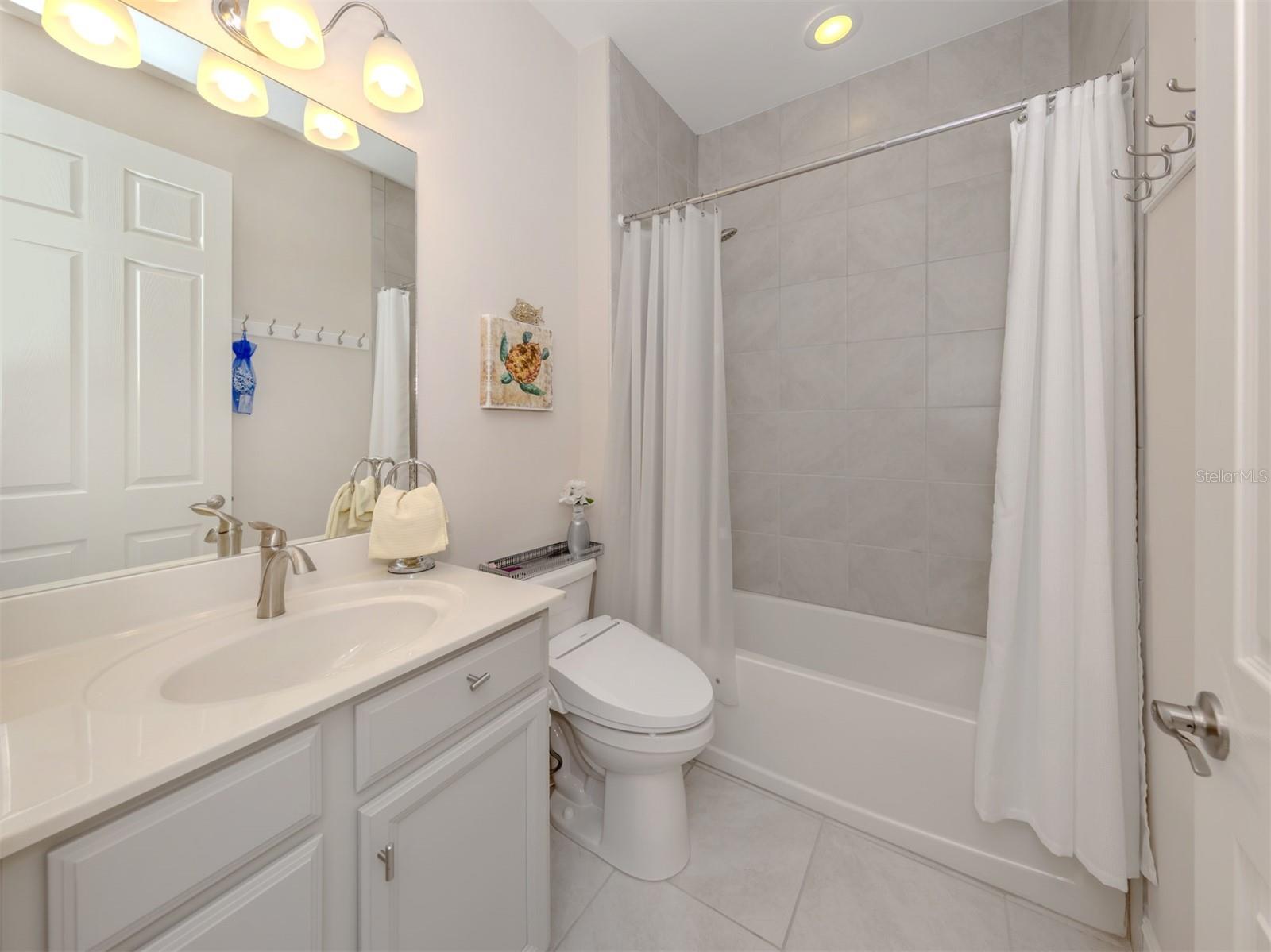 Image 20 of 60 For 244 Maraviya Boulevard