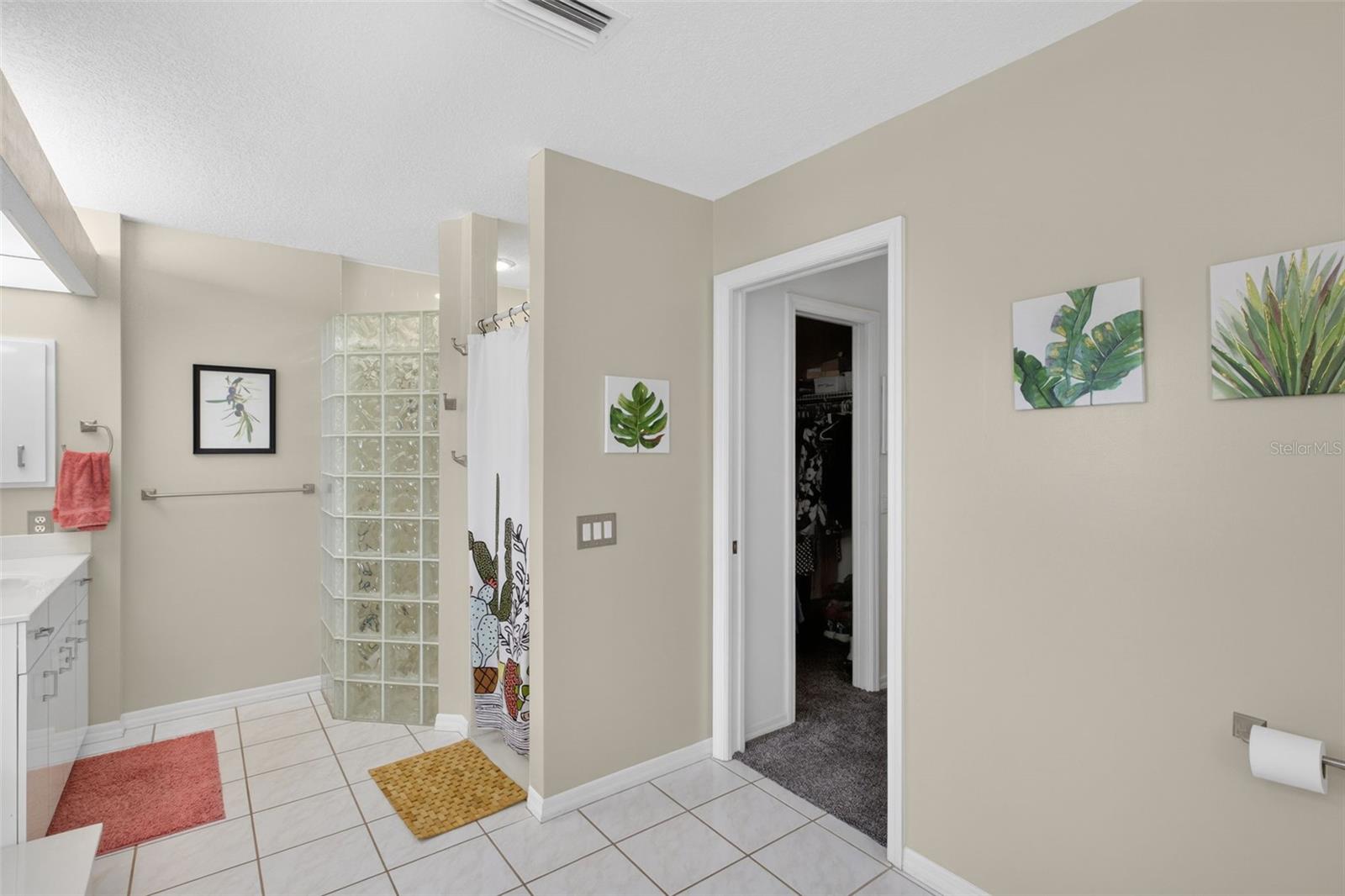 Image 28 of 73 For 2321 Manasota Beach Road