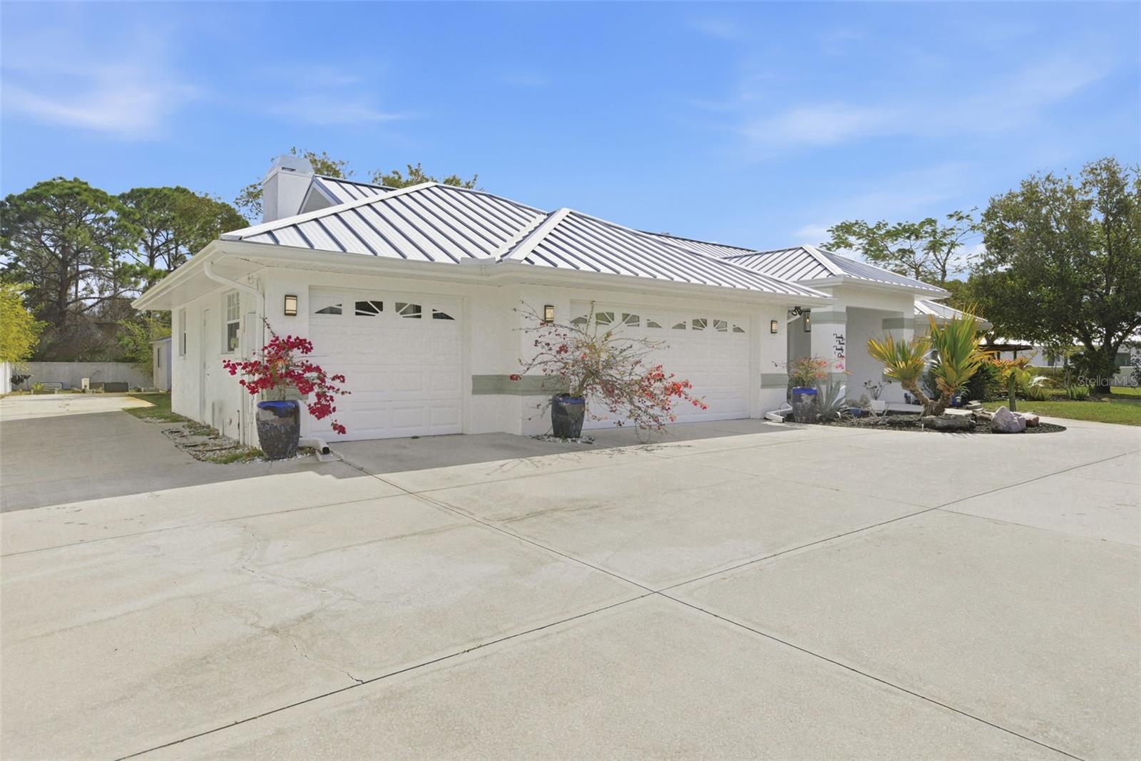 Image 3 of 73 For 2321 Manasota Beach Road