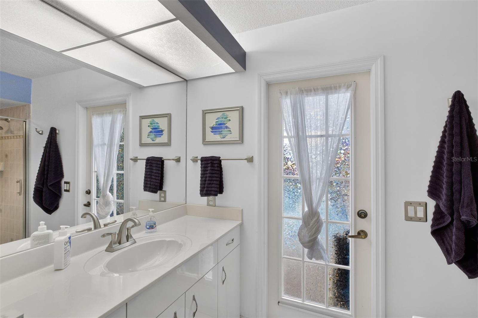 Image 32 of 73 For 2321 Manasota Beach Road