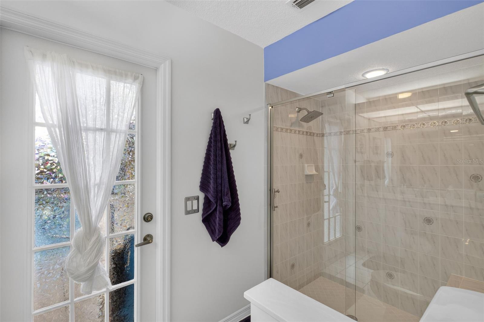 Image 33 of 73 For 2321 Manasota Beach Road