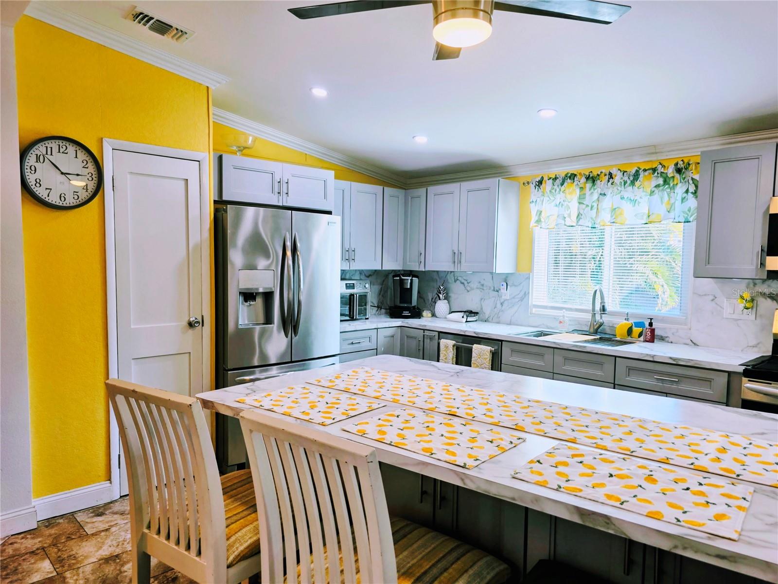 Image 13 of 30 For 722 Watersedge Street