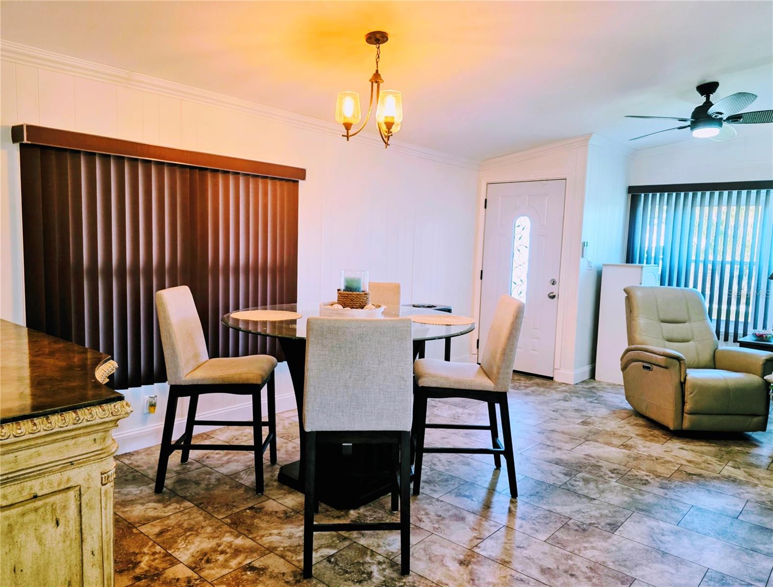 Image 19 of 30 For 722 Watersedge Street