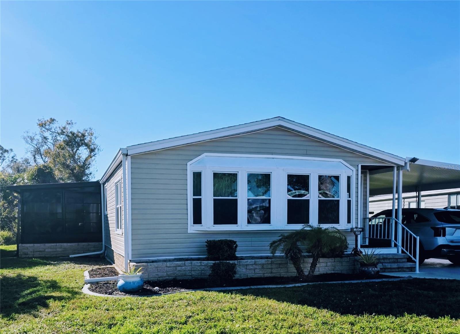 Image 2 of 30 For 722 Watersedge Street