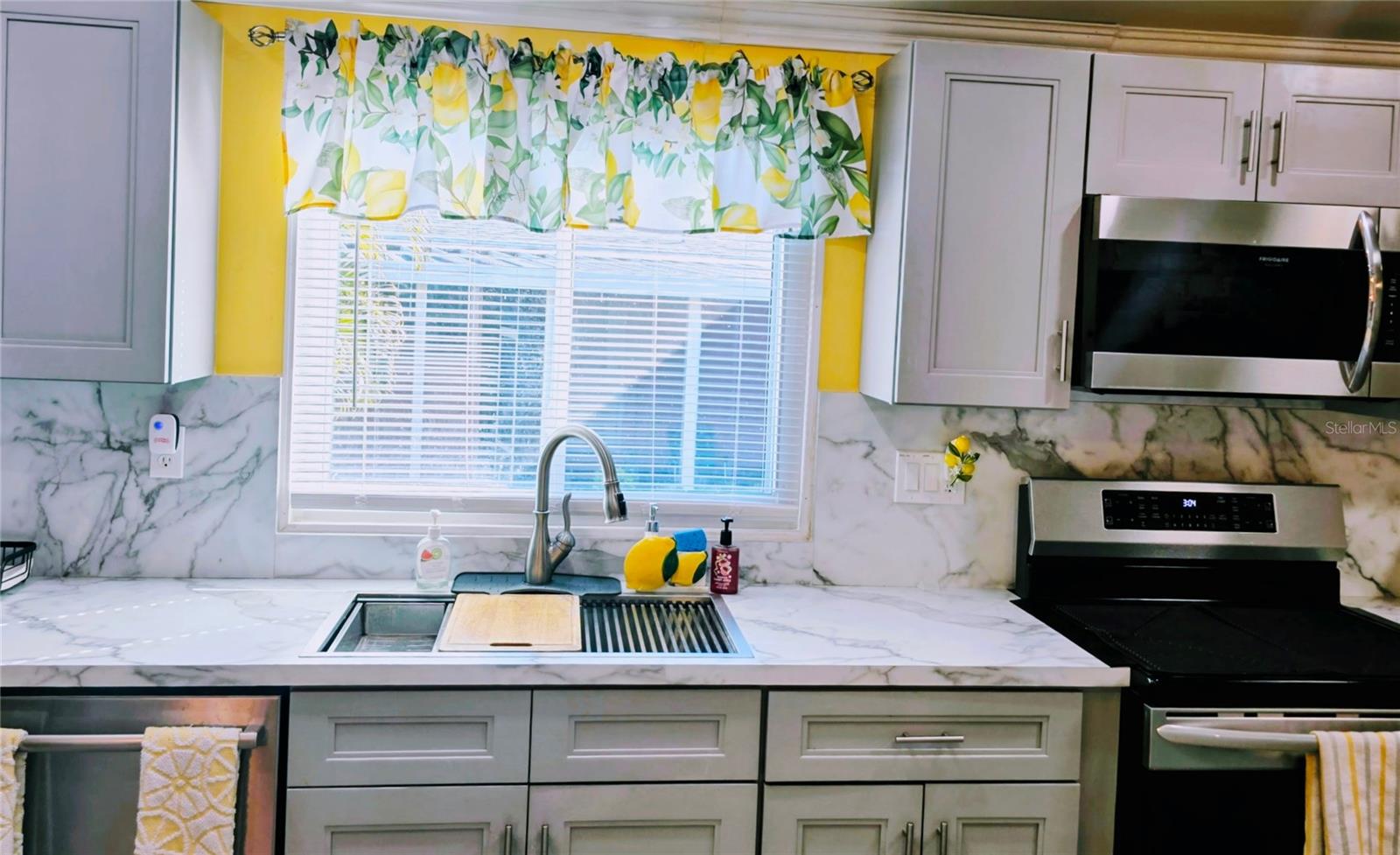 Image 24 of 30 For 722 Watersedge Street