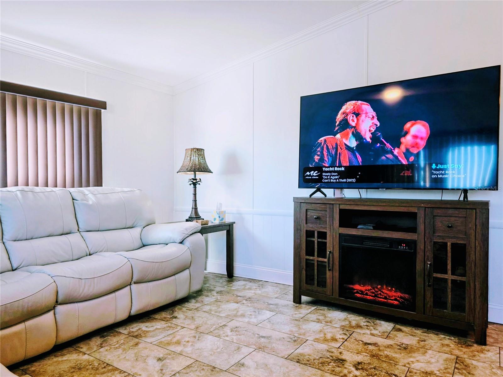 Image 26 of 30 For 722 Watersedge Street